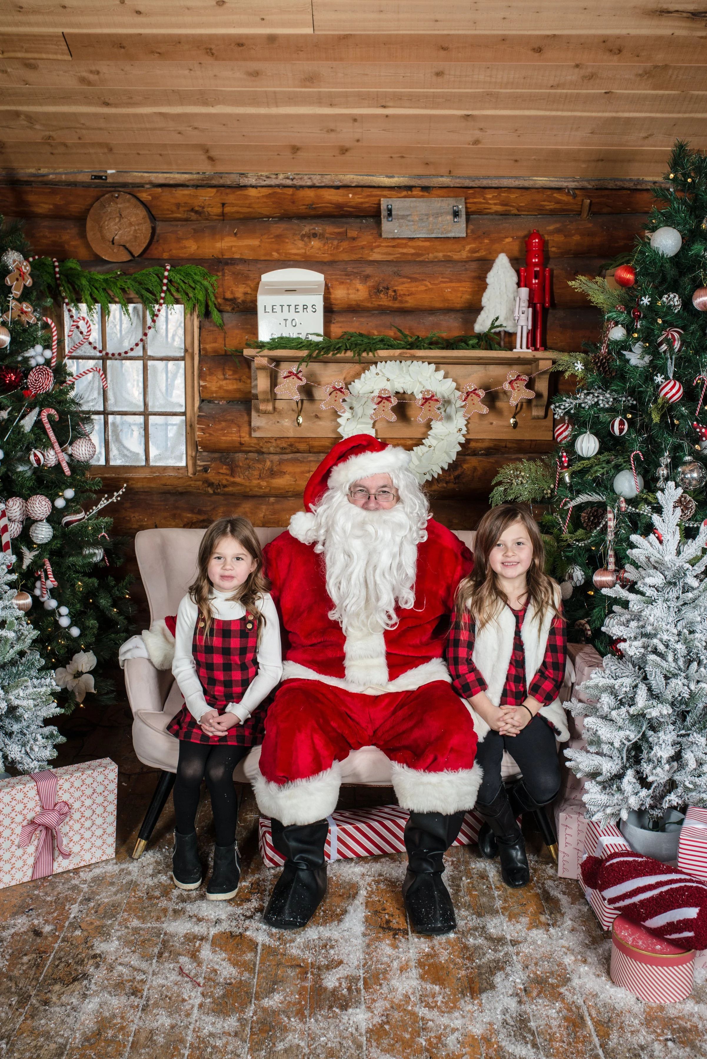 SANTA 2022_DEC 3_AMANDA MEIKLE012.jpg