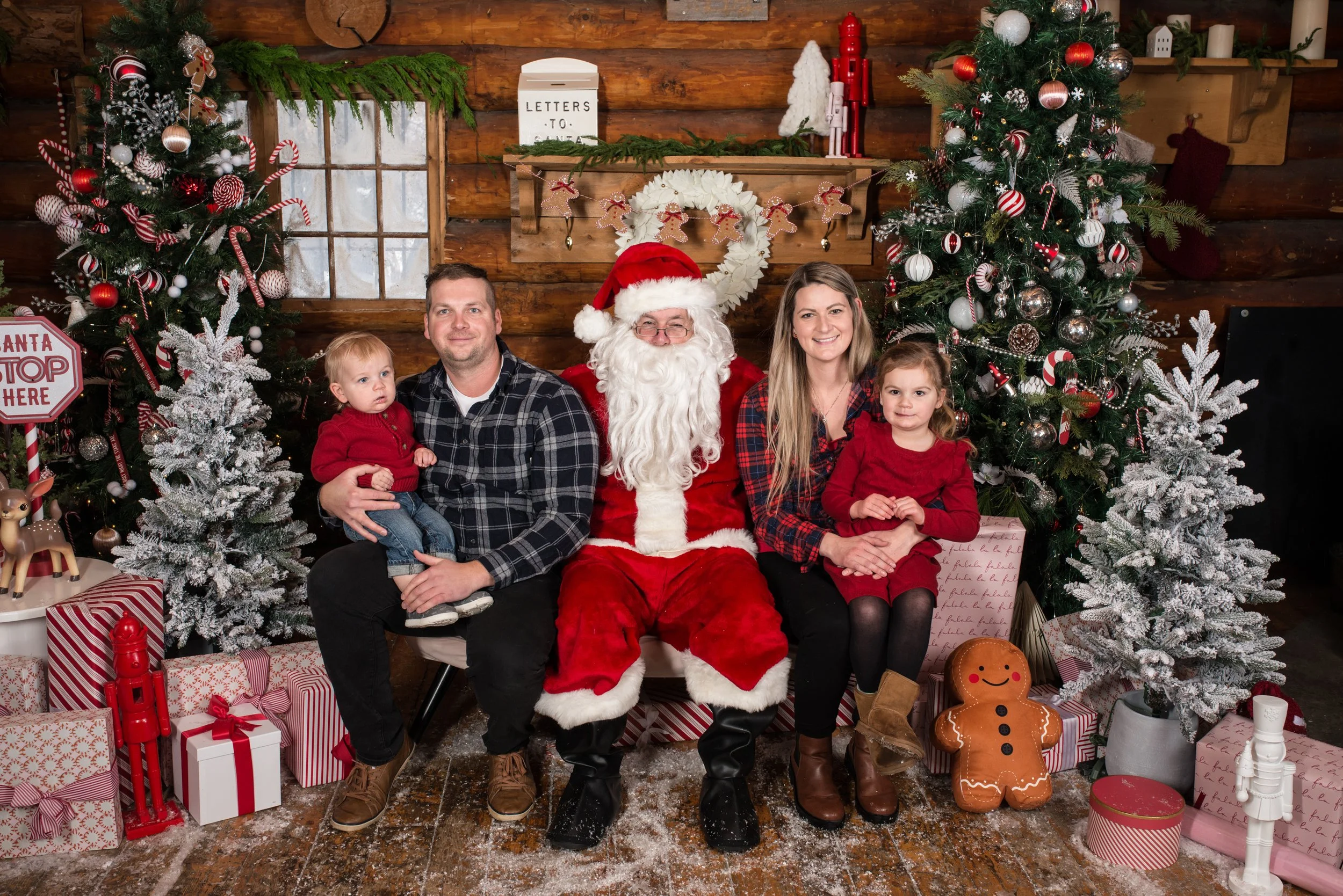 SANTA 2022_DEC 4_ERIKA + VINCE 001.jpg