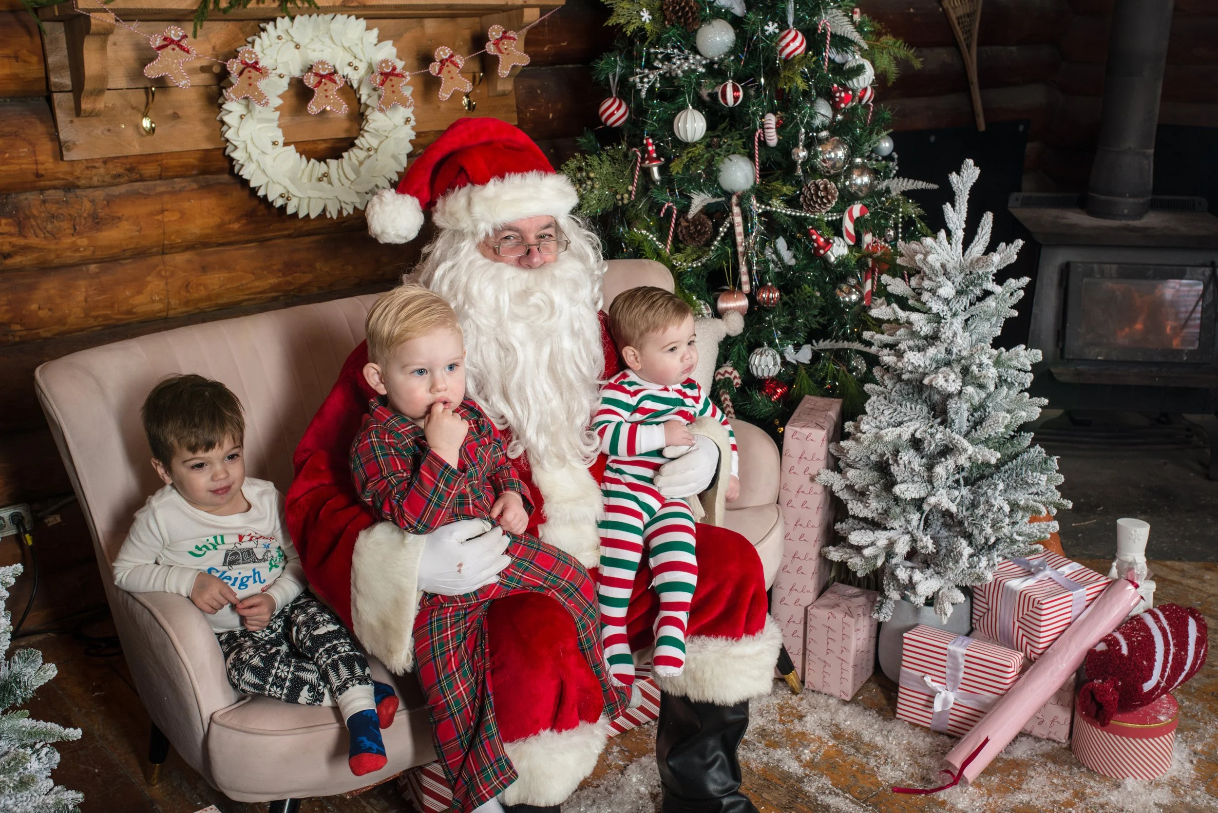SANTA 2022_DEC 4_ASHLEY MORGAN + STEPHANIE EXTRAS 008.jpg