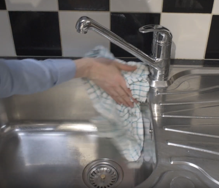 How to clean stainless steel sink and polish tap, using cif, peek polish and barkeepers friend