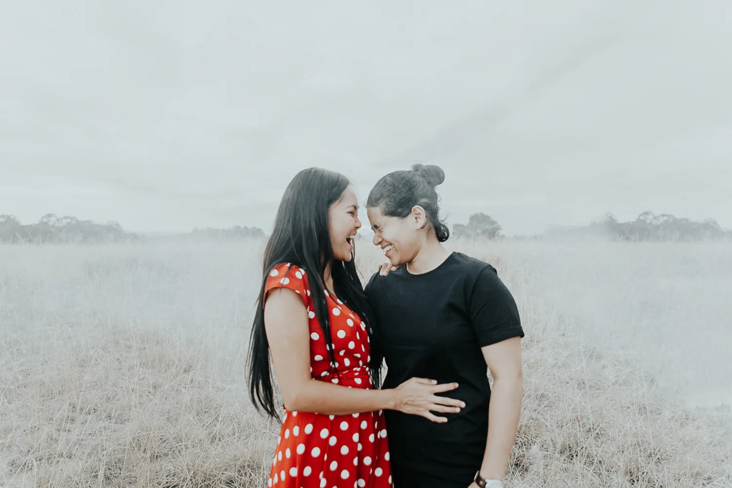 Grassy fields engagement session- Canberra wedding photographer Jenny Wu Straight No Chaser Photography