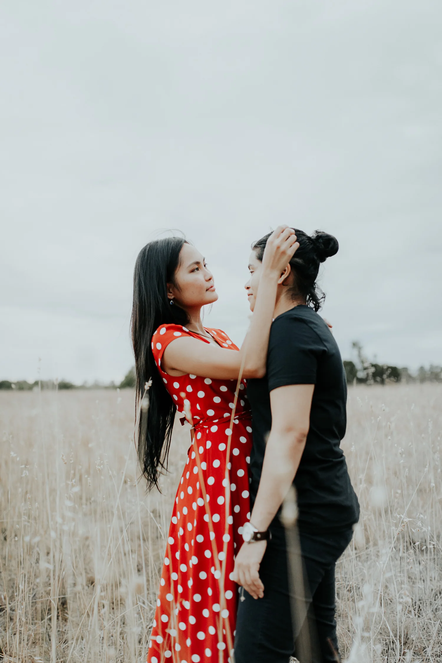 Grassy fields yarralumla engagement portraits- Canberra wedding and fashion photographer Jenny Wu Straight No Chaser Photography
