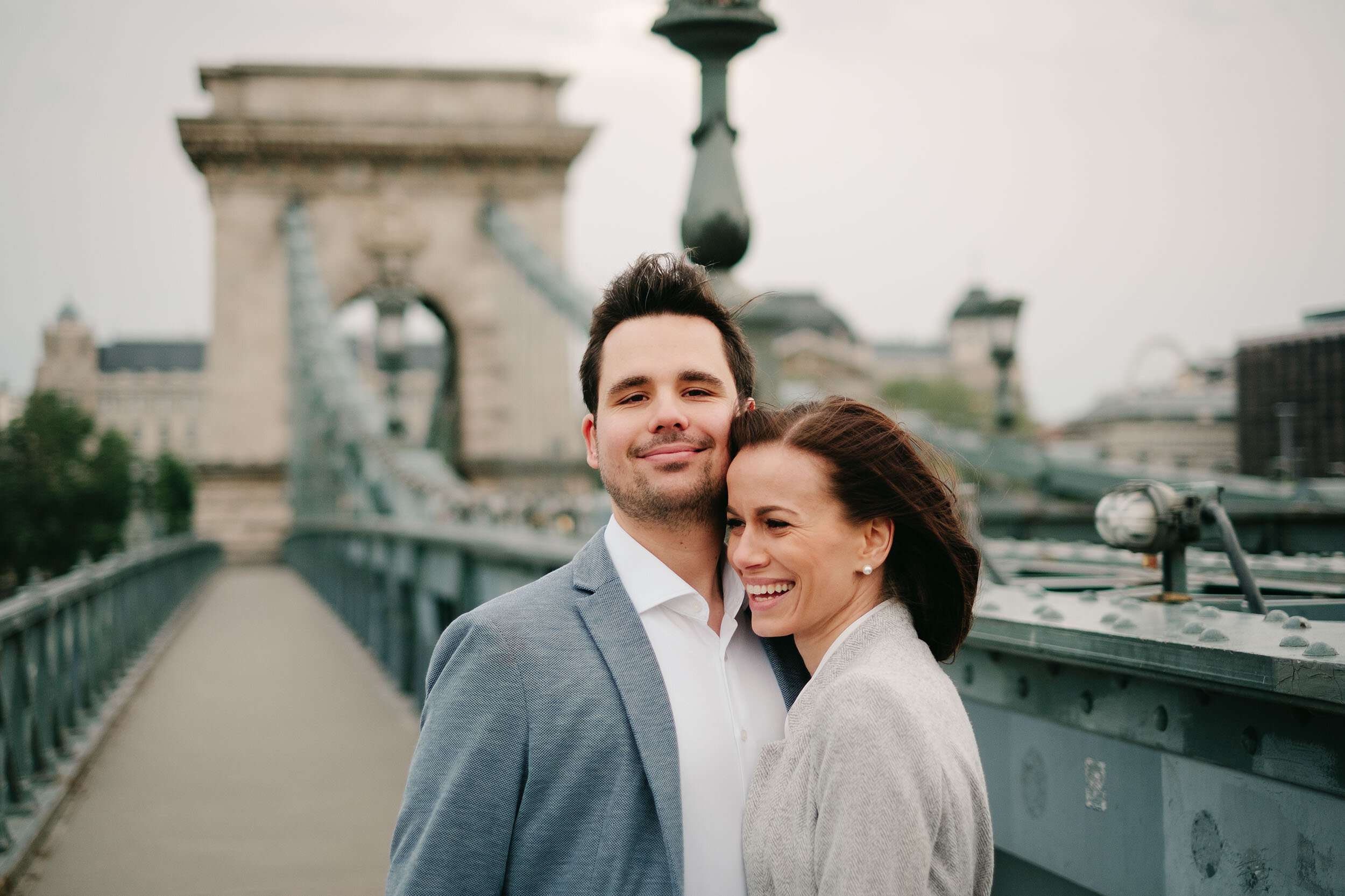 Jegyesfotózás (engagement session, e-session) a budapesti Lánchídon