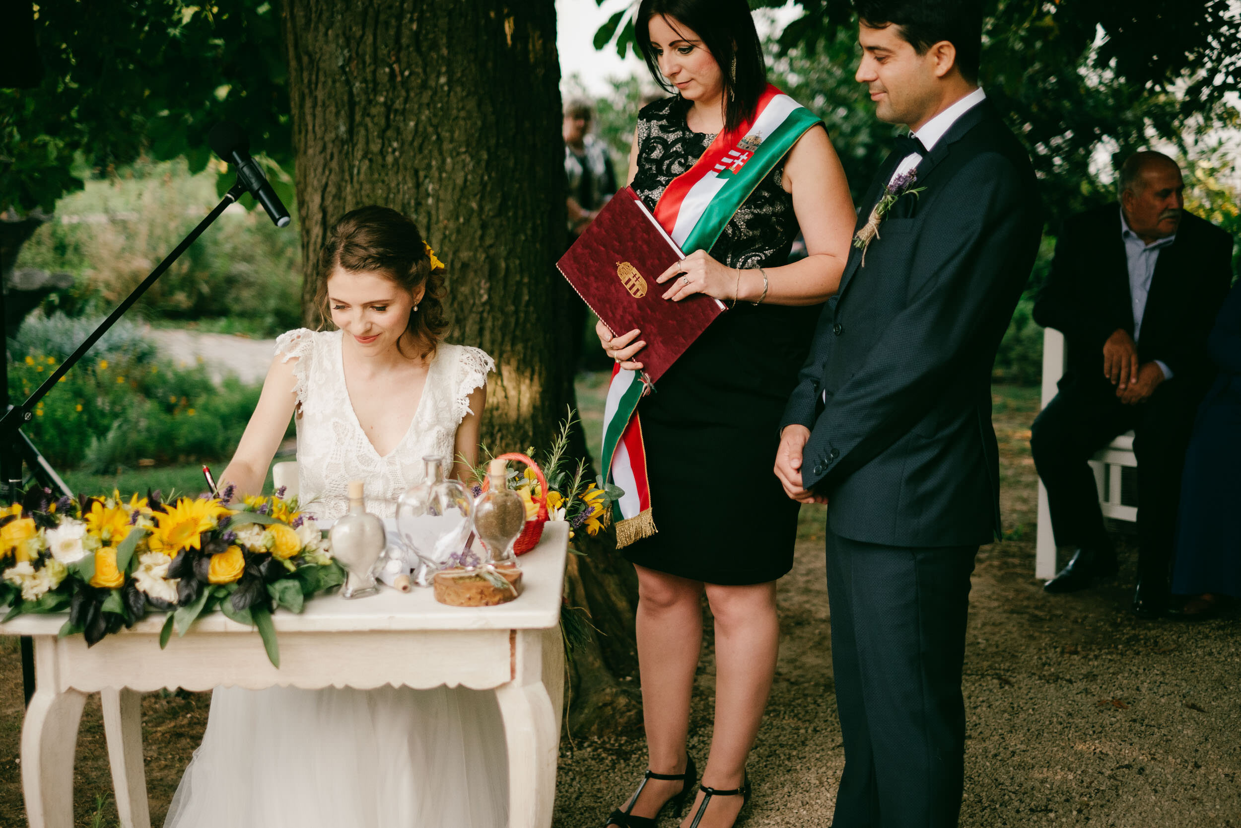 Stílusos kültéri vintage esküvő (Polány, Babérliget Kúria)