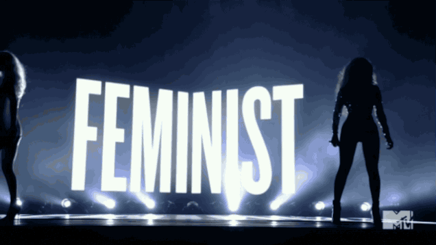 Beyoncé performing at the 2014 VMAs