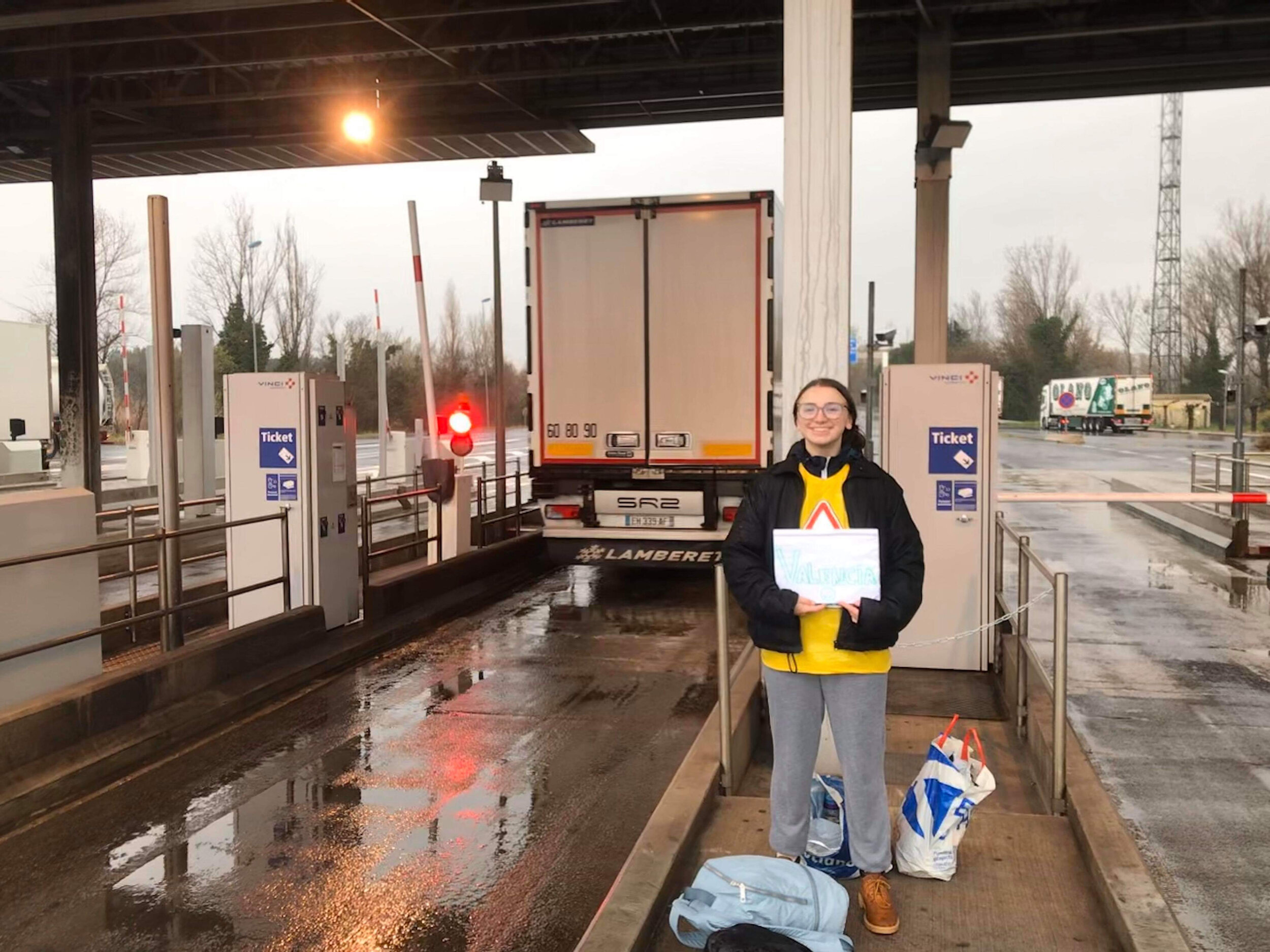 photo 3 toll station.JPG