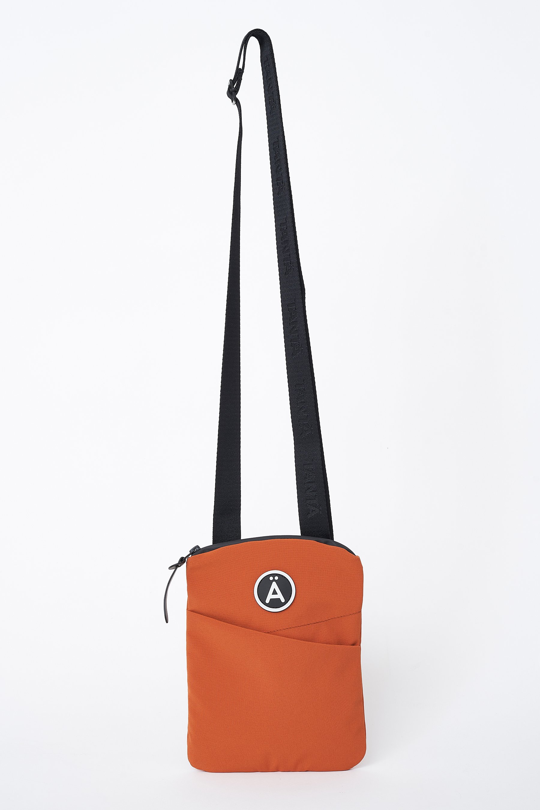 T1017-TOIRNEACH-GINGERBISCUIT-FW22-.jpg