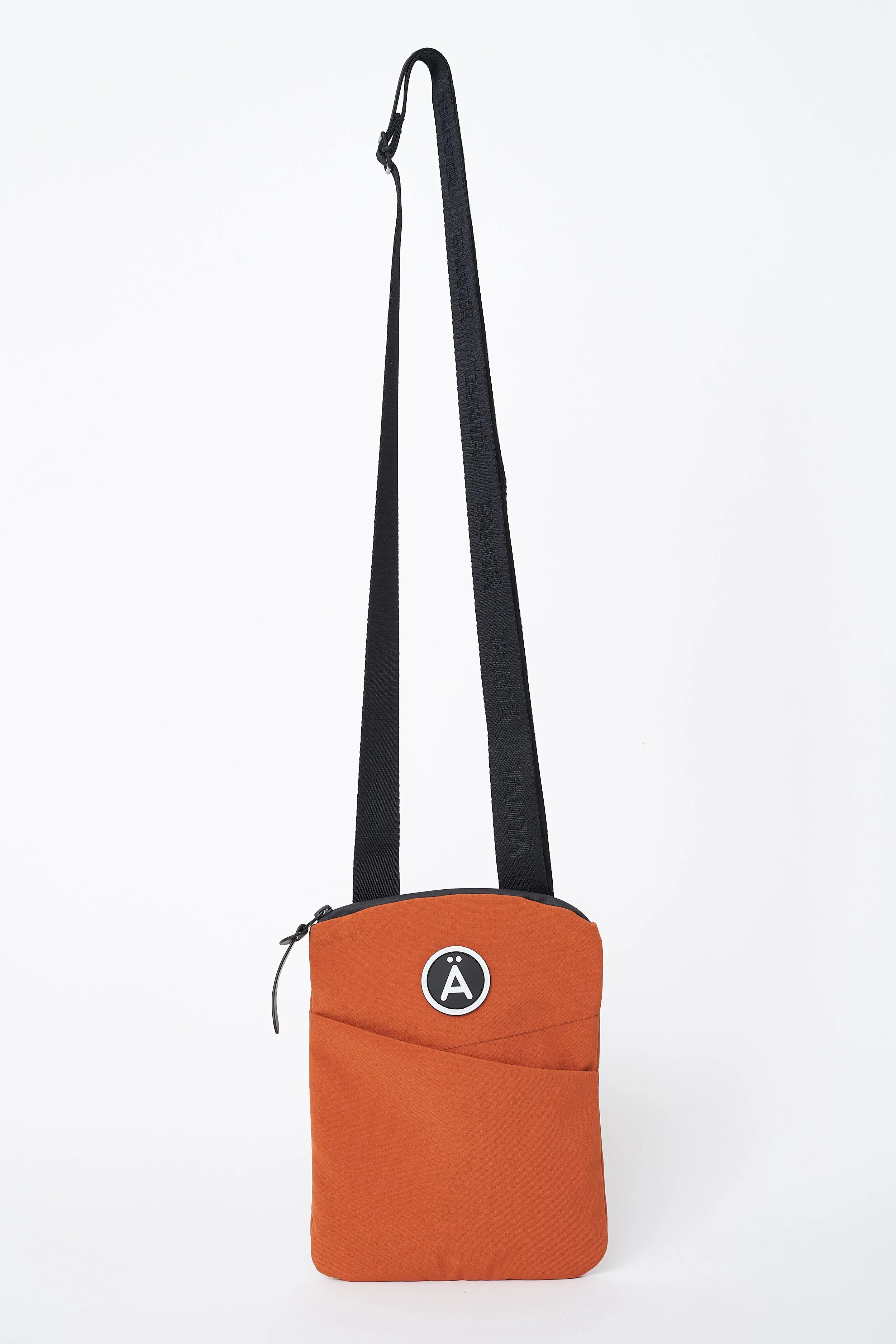 T1017-TOIRNEACH-GINGERBISCUIT-FW22-.jpg