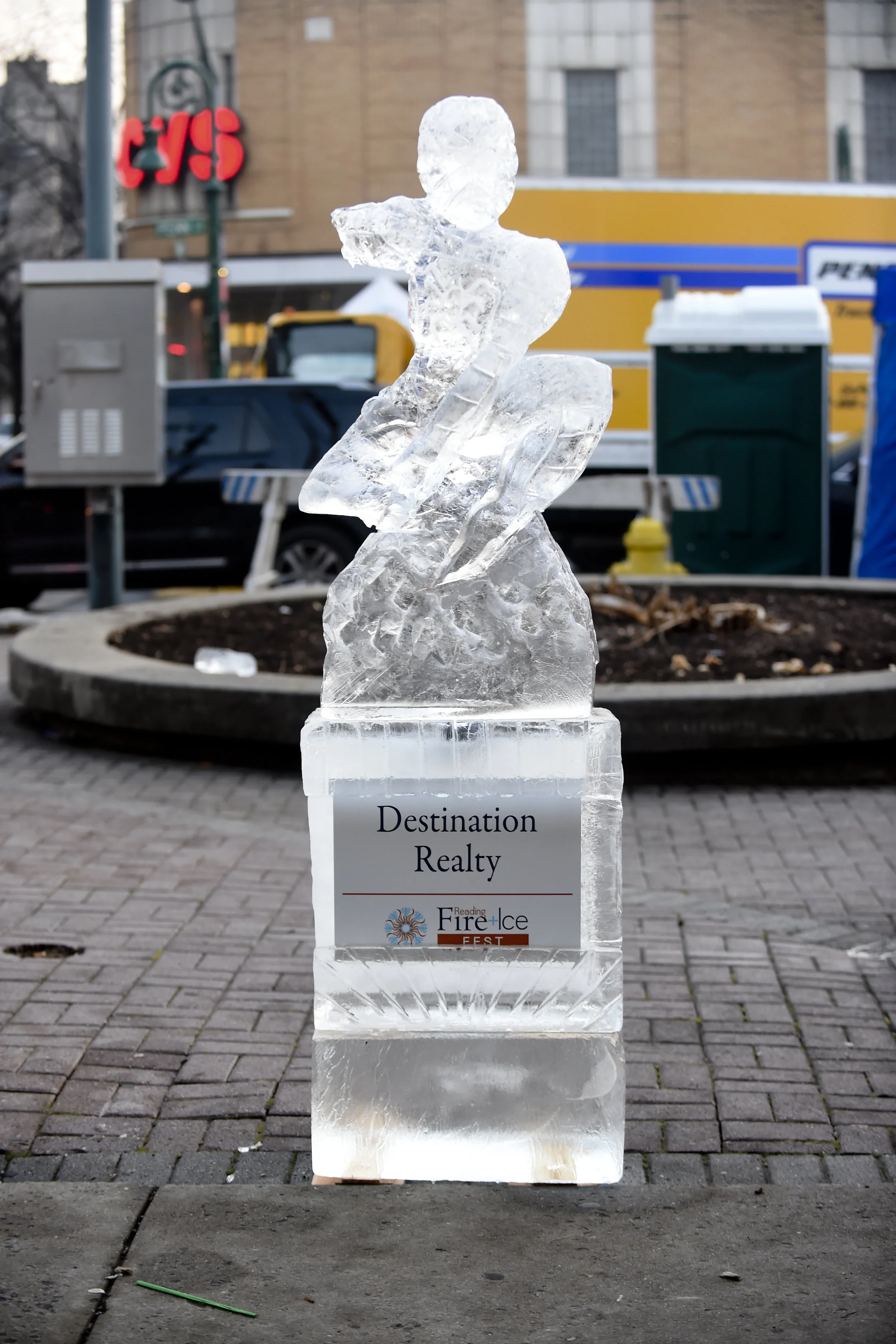Destination Realty.jpg