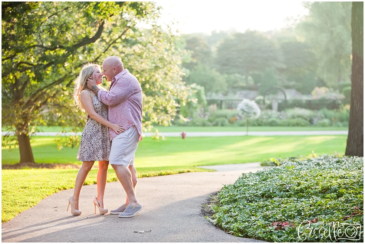 Samantha_Jamie_Cantigny_Park_Engagement_Photos-021.jpg