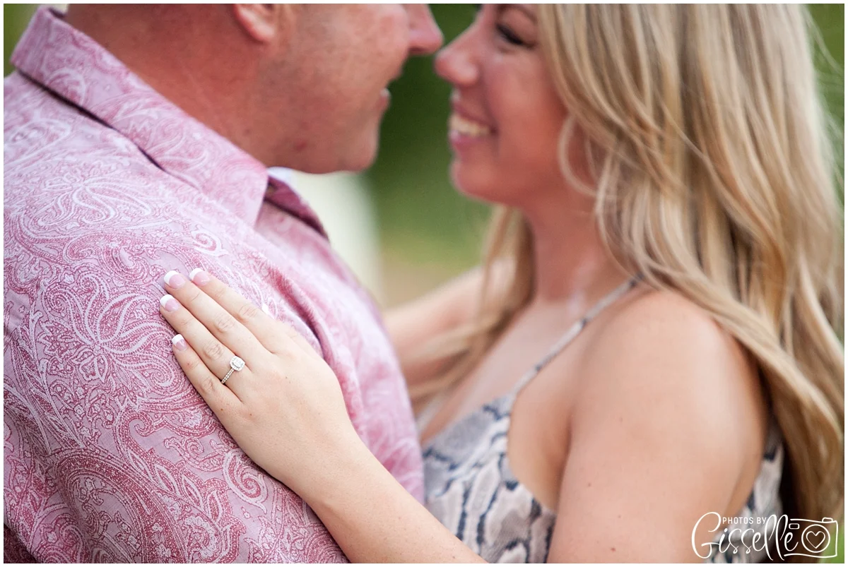 Samantha_Jamie_Cantigny_Park_Engagement_Photos-032.jpg