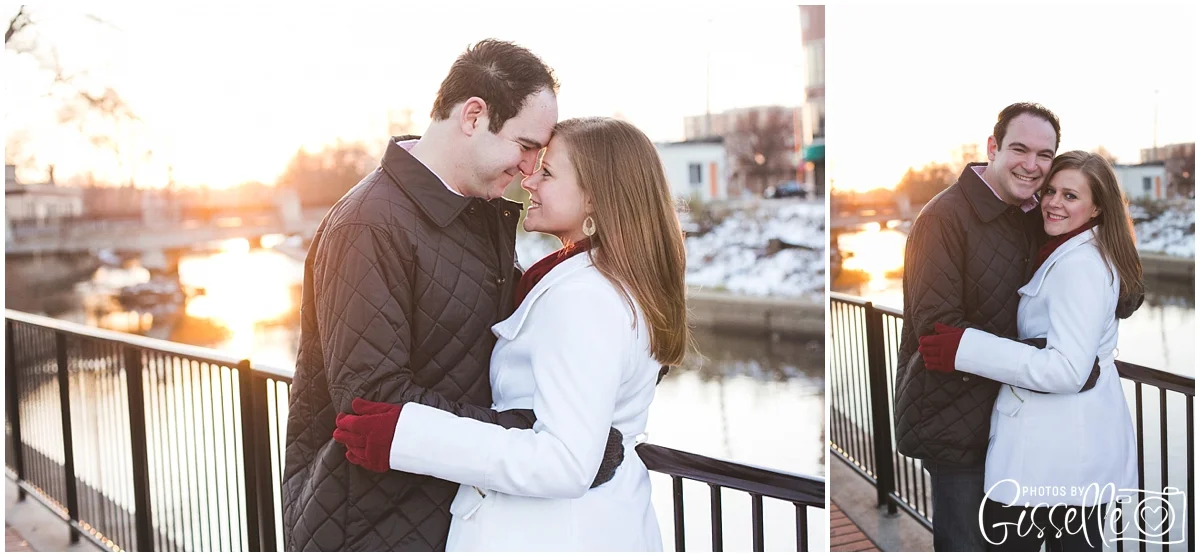 Naperville_Riverwalk_Engagement_0005.jpg