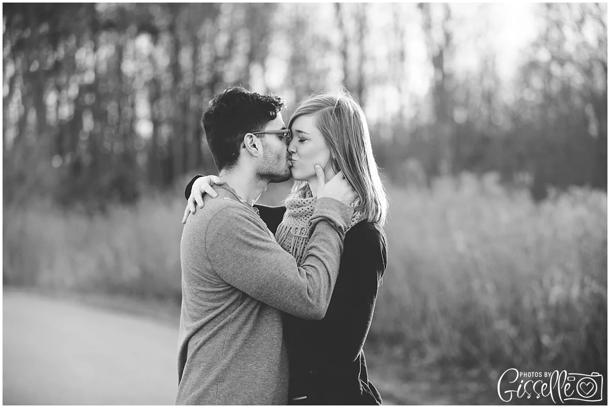 Oswego_Batavia_IL_Engagement_Session_0013.jpg