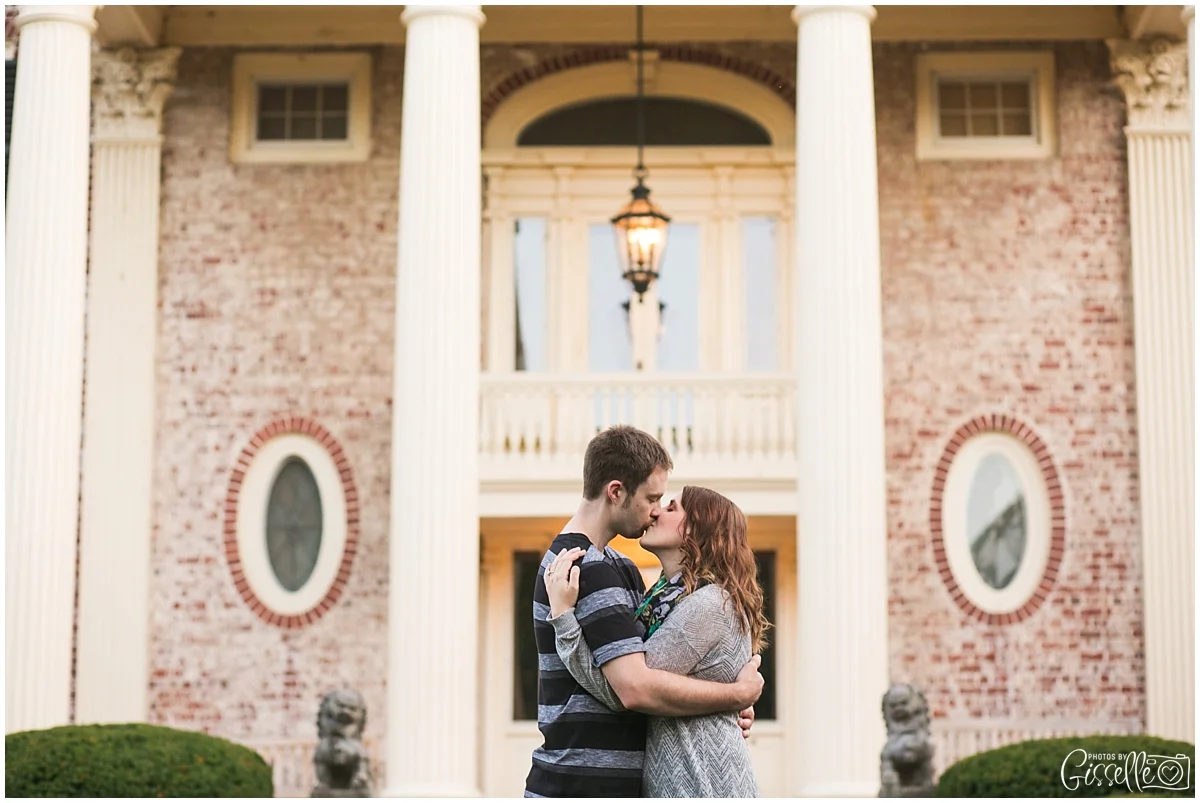Cantigny-Park-Engagement-Photos_0015.jpg