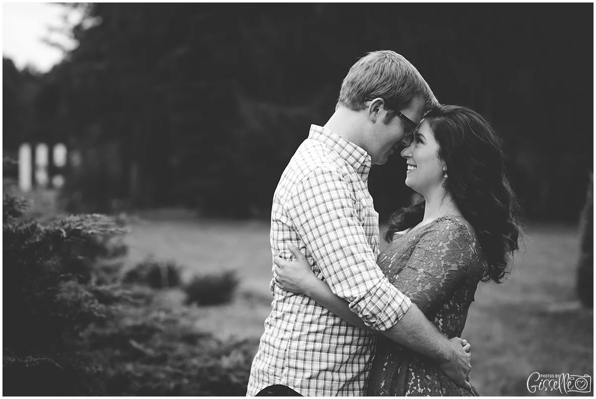 Morton-Arboretum-Engagement-Pictures_0017.jpg