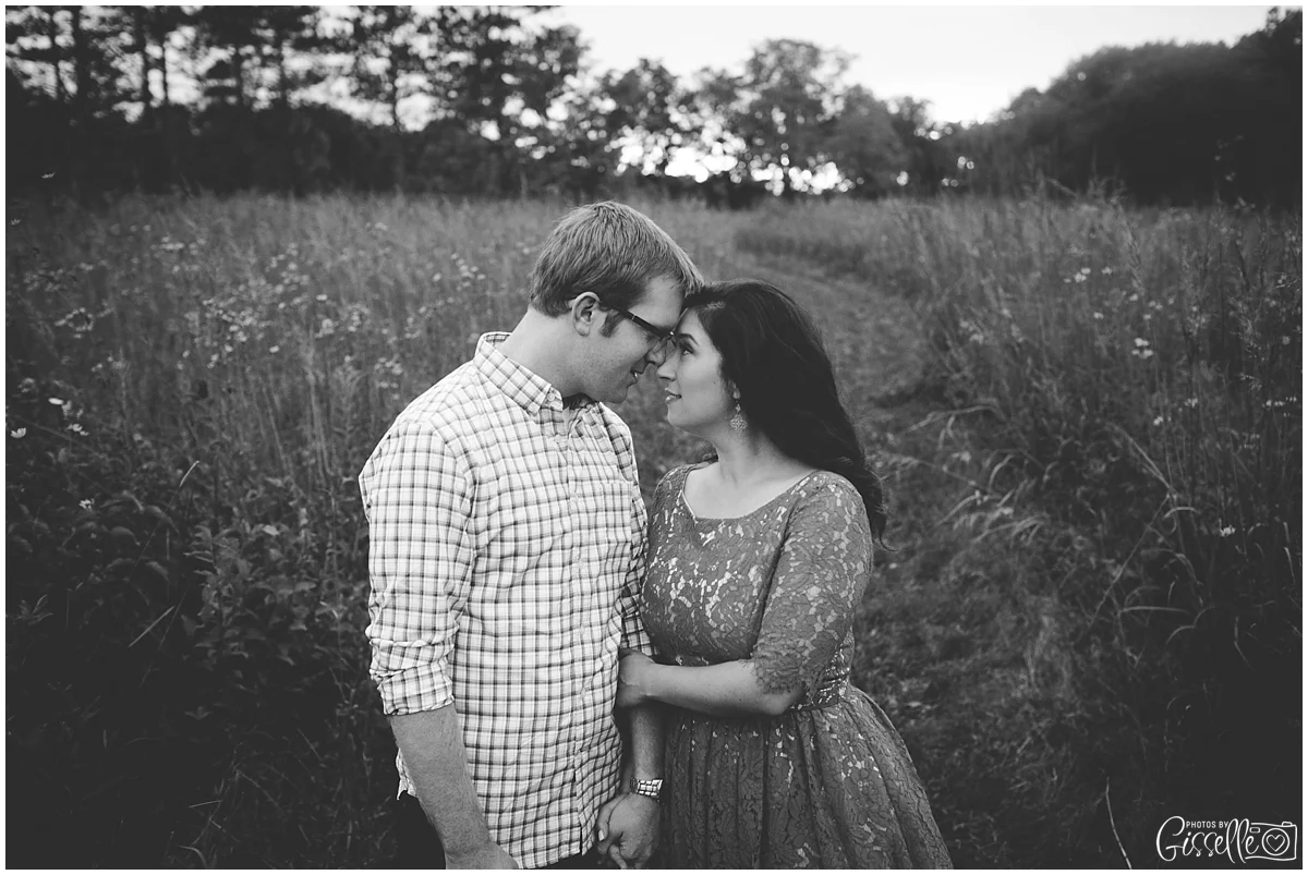 Morton-Arboretum-Engagement-Pictures_0030.jpg