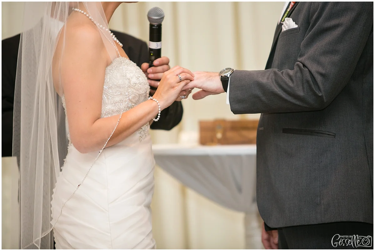 Venutis_Banquets_Addison_Wedding016.jpg