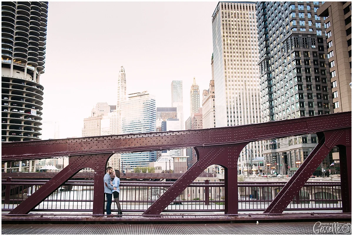 Downtown-Chicago-Engagement-Session_0017.jpg
