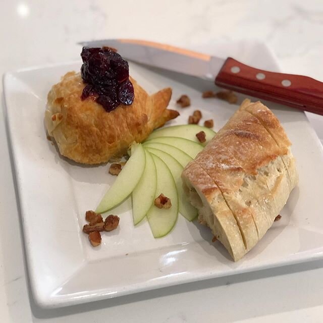 🎵Sweet dreams are made of cheese, who am I to disa-Brie?🎵 ~
~
~
#bakedbrie #cheeseislife #cheeselover #wineandcheese #foodpuns #foodiegram #hey30a #30alife #30aeats #sowal #yum #smallplates #newmenu #happyhour #winebar #30afoodandwine #chanswinewor