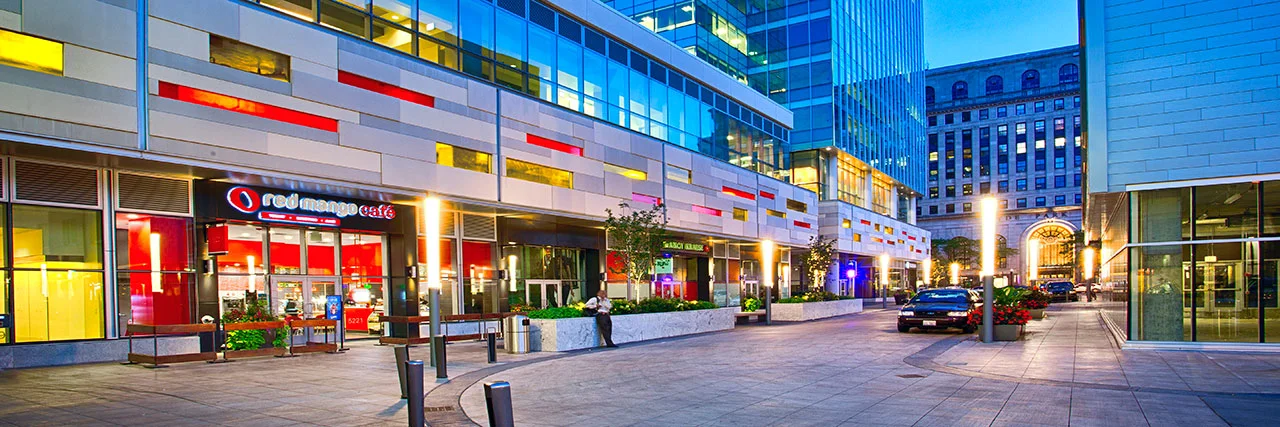 Hyatt-Place-Chicago-South-University-Medical-Center-P034-Harper-Court-at-Night.masthead-feature-panel-medium.jpg