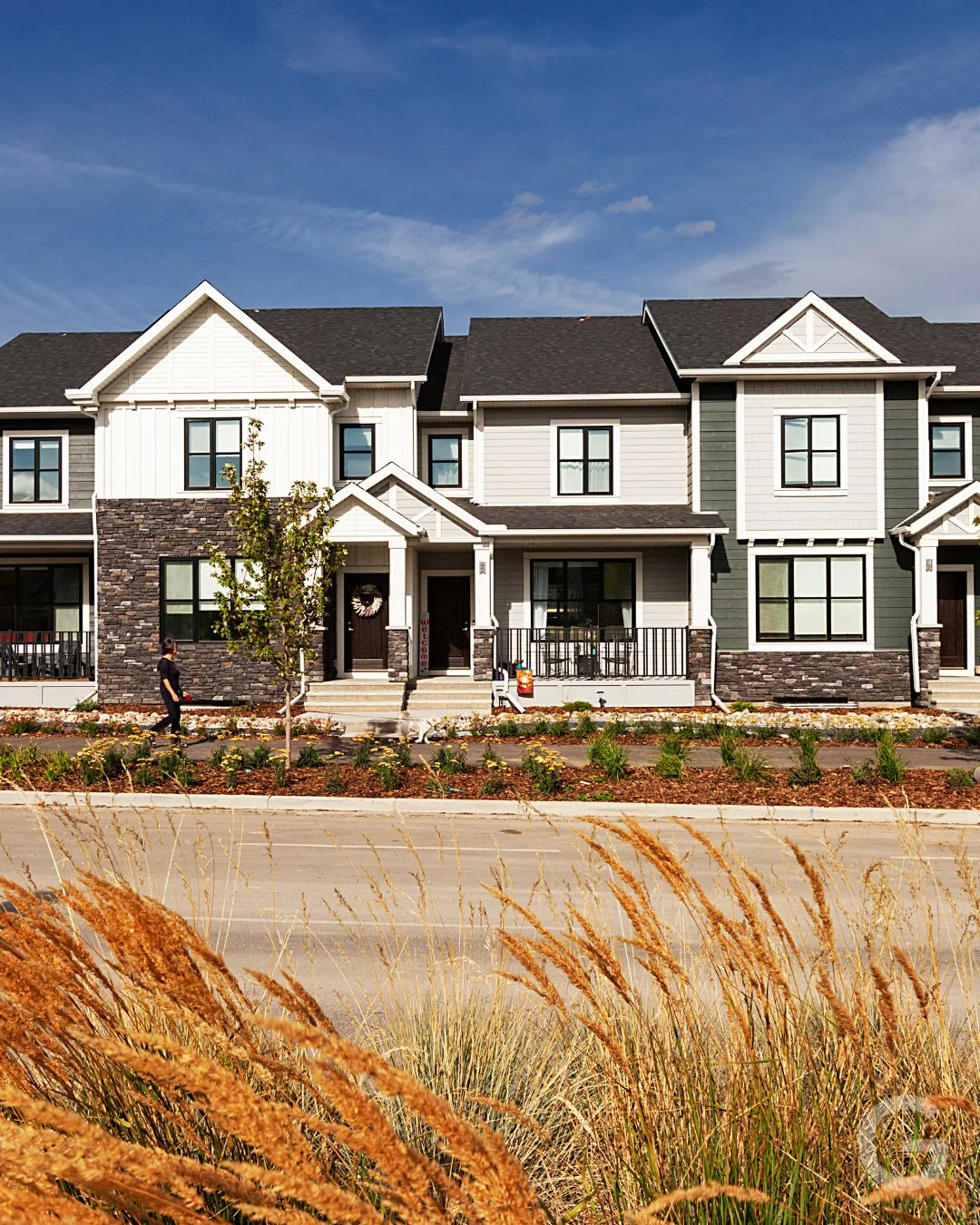 Fun fact! The single-storey units on this project were nicknamed &ldquo;Rowgalows,&rdquo; a blend of rowhouses and bungalows that reflect the mix of one- and two-storey homes found in this development.⁠
⁠
Completed in 2021, this project by Partners D