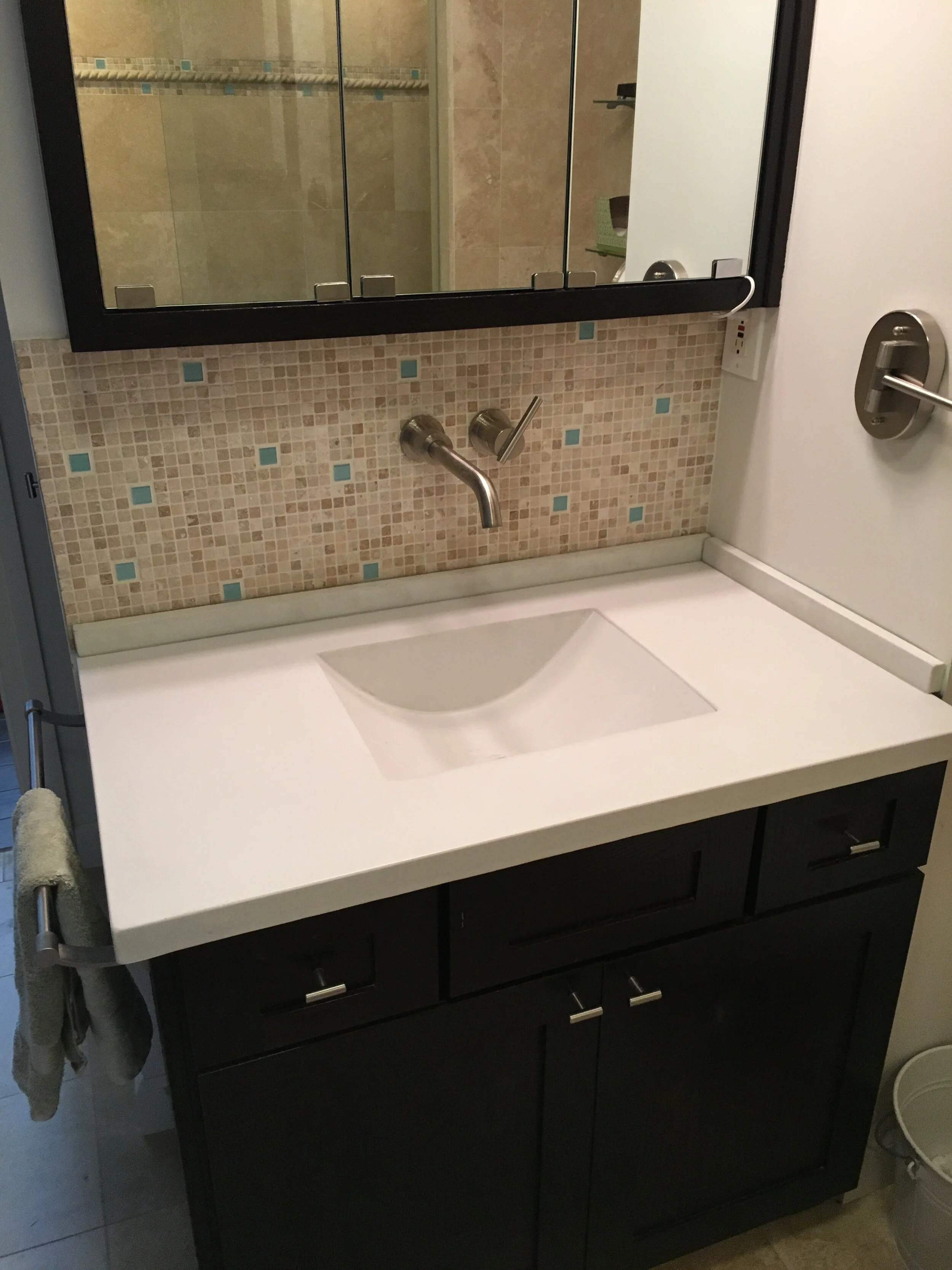 Barrel Sink in Natural White