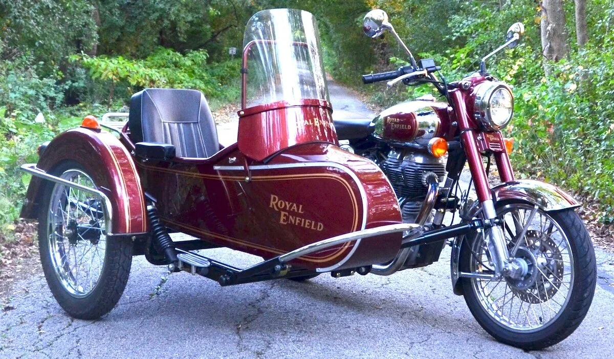 Beautiful red Cozy Euro model motorcycle sidecar