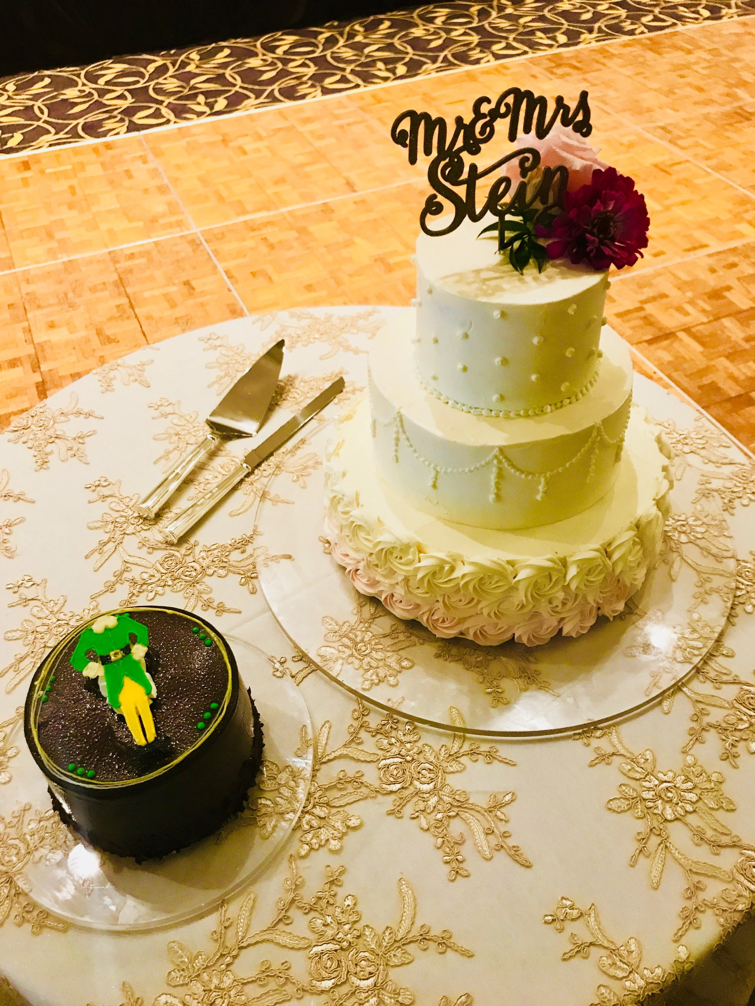 Specialty Cakes — DeLuxe Cakes and Pastries