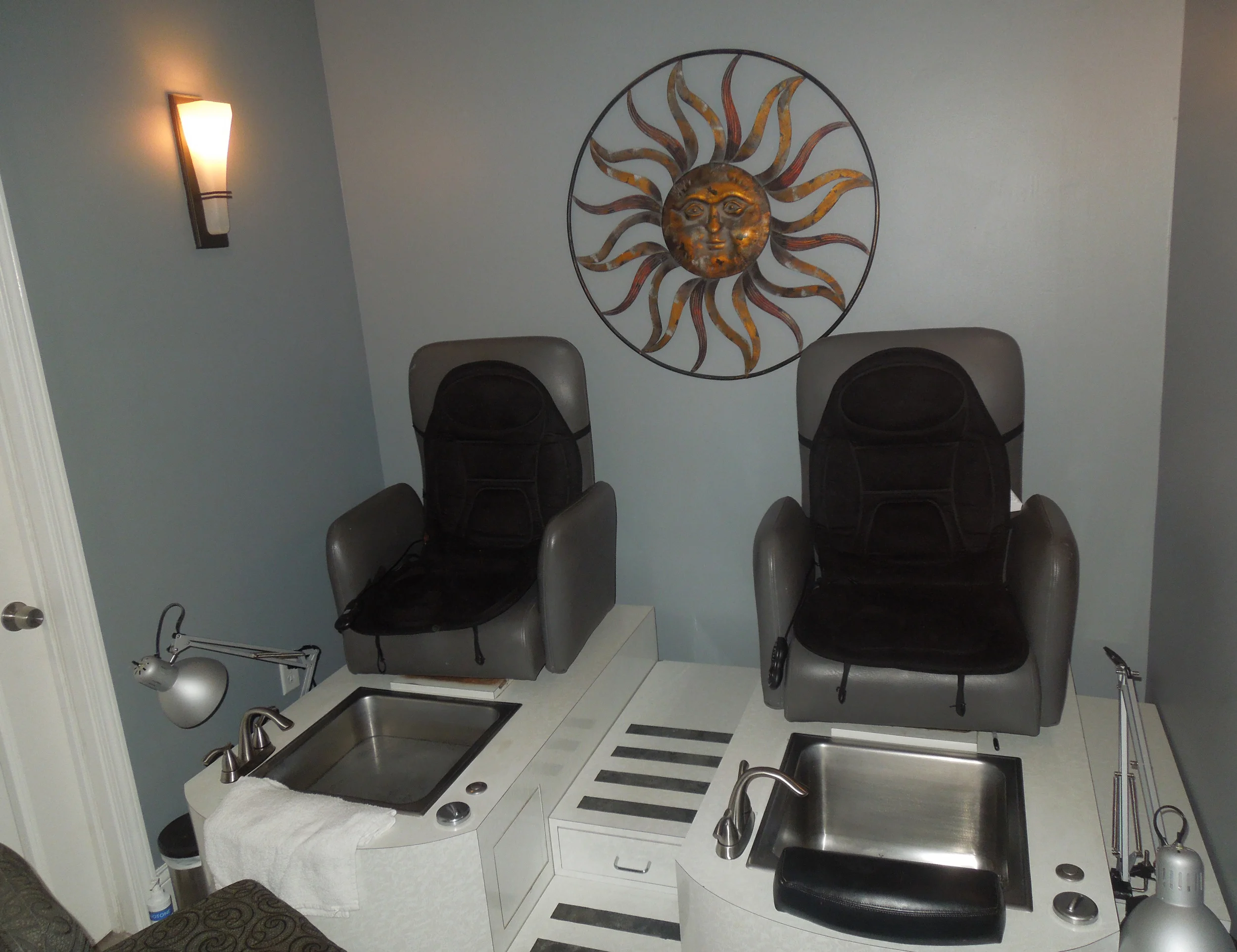 Salon & Spa Menu Specials Contact HomeTour Studio B — Studio B Salon