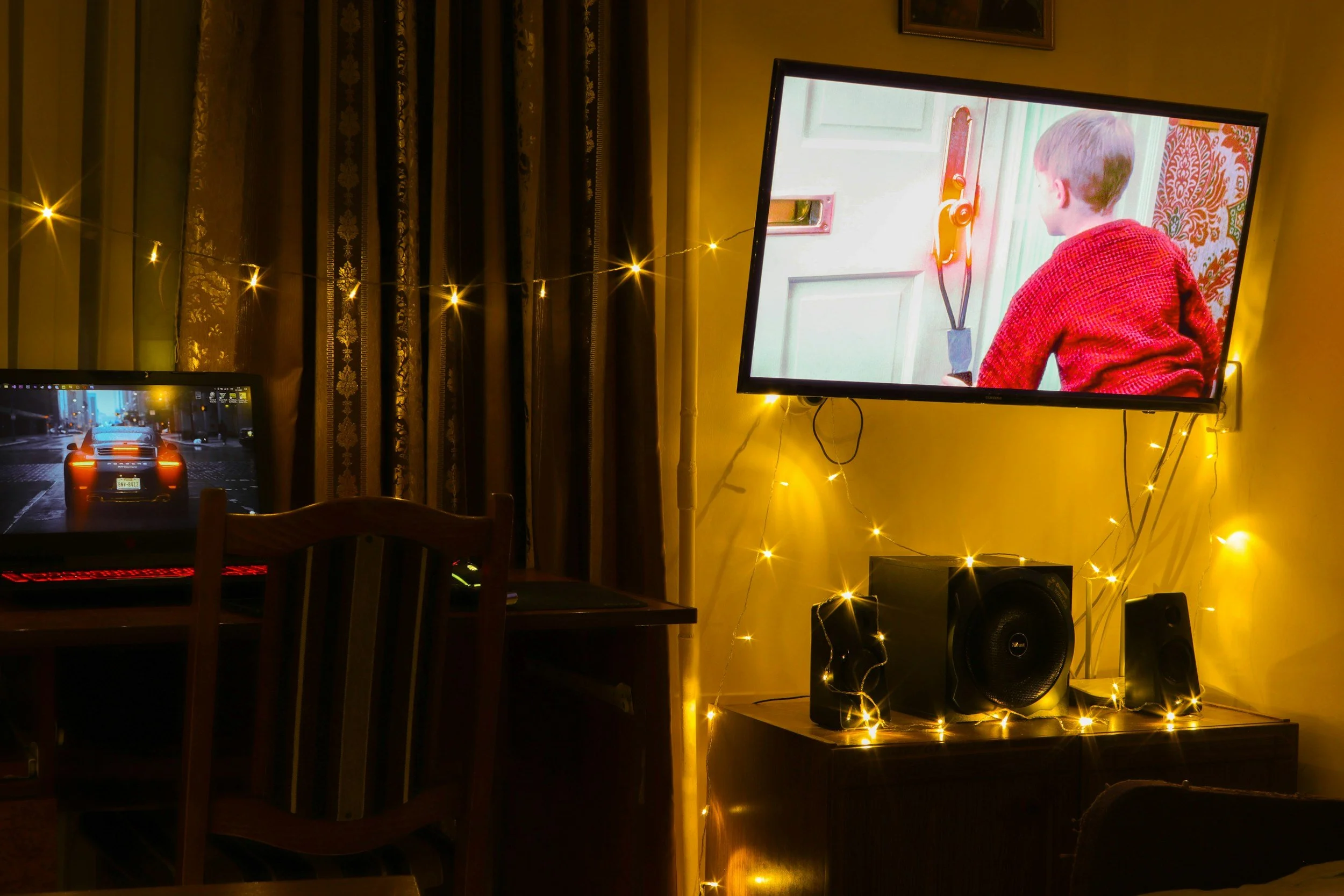 '90s Christmas Movies Hit Different