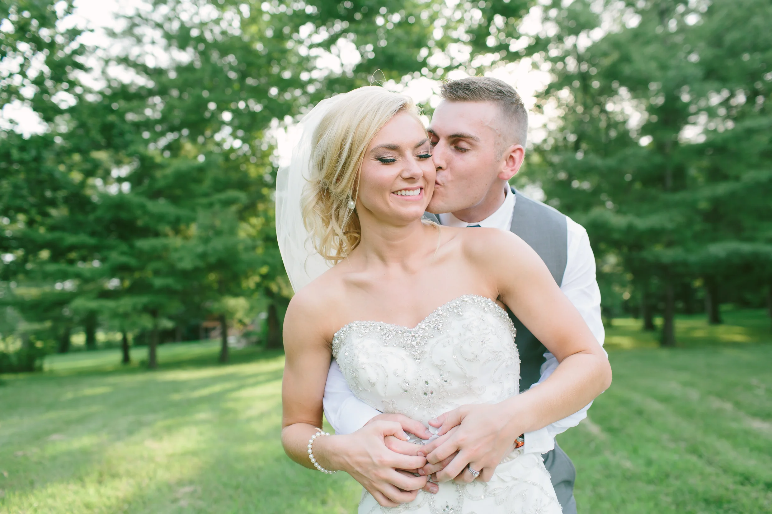 Lake Lyndsay Lodge - Romantic Lakeside Wedding - Columbus Ohio Wedding Photographer