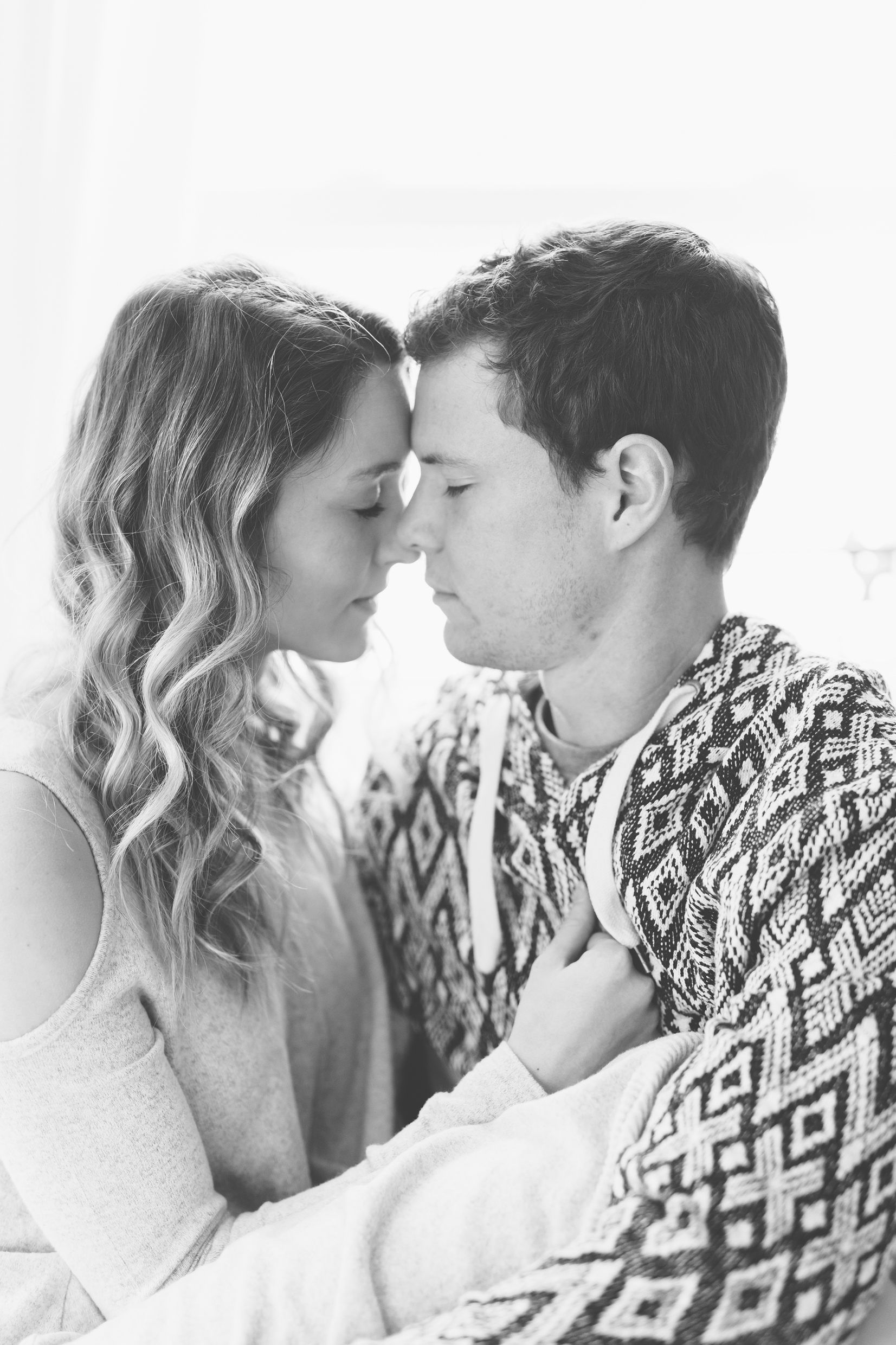 Elizabeth + Mason - A Lifestyle Couple's Session - Columbus Ohio Photographer