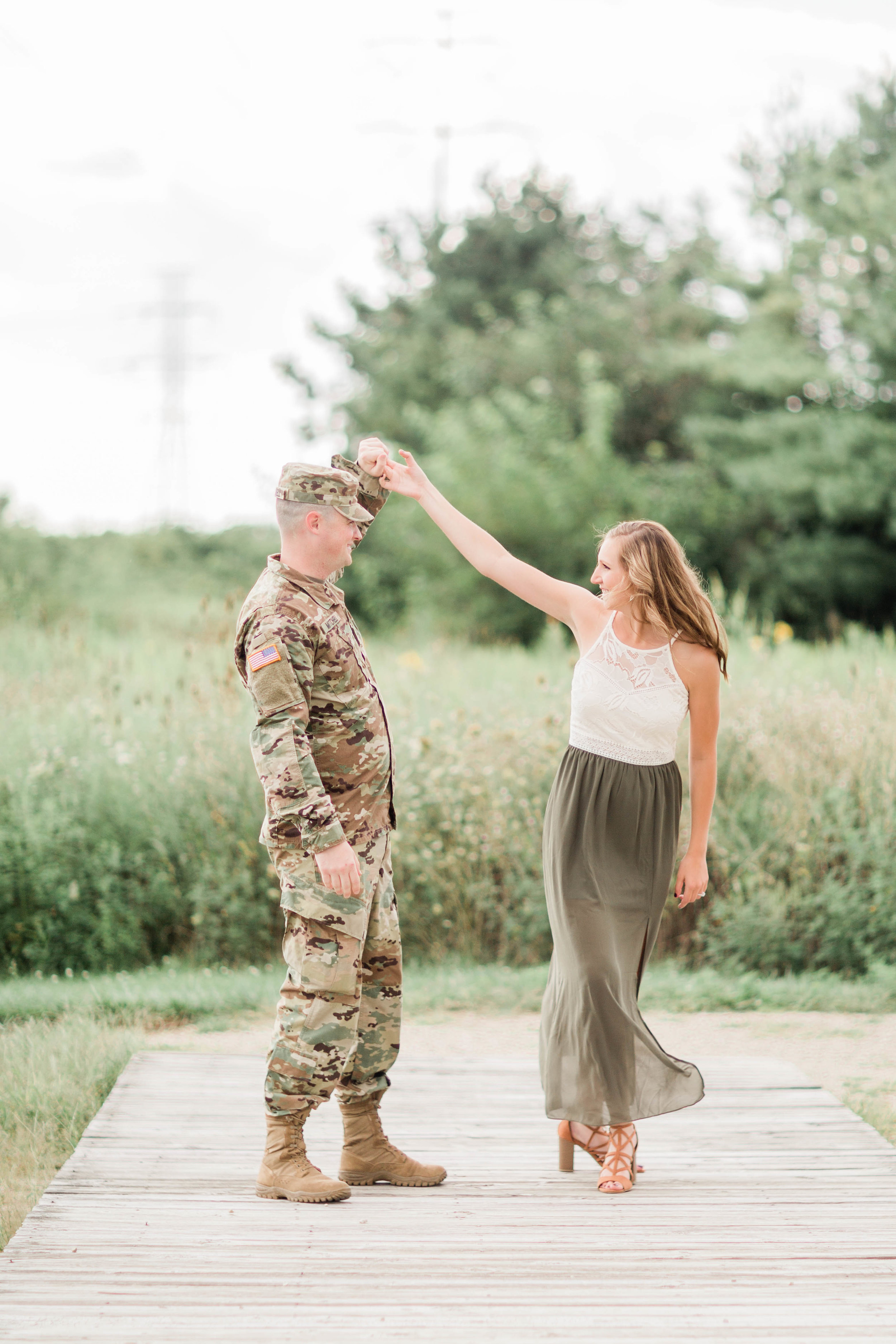 Elyssa &amp; Alex's Cheerful Engagement Session - Homestead Park - Columbus, Ohio Wedding Photographer