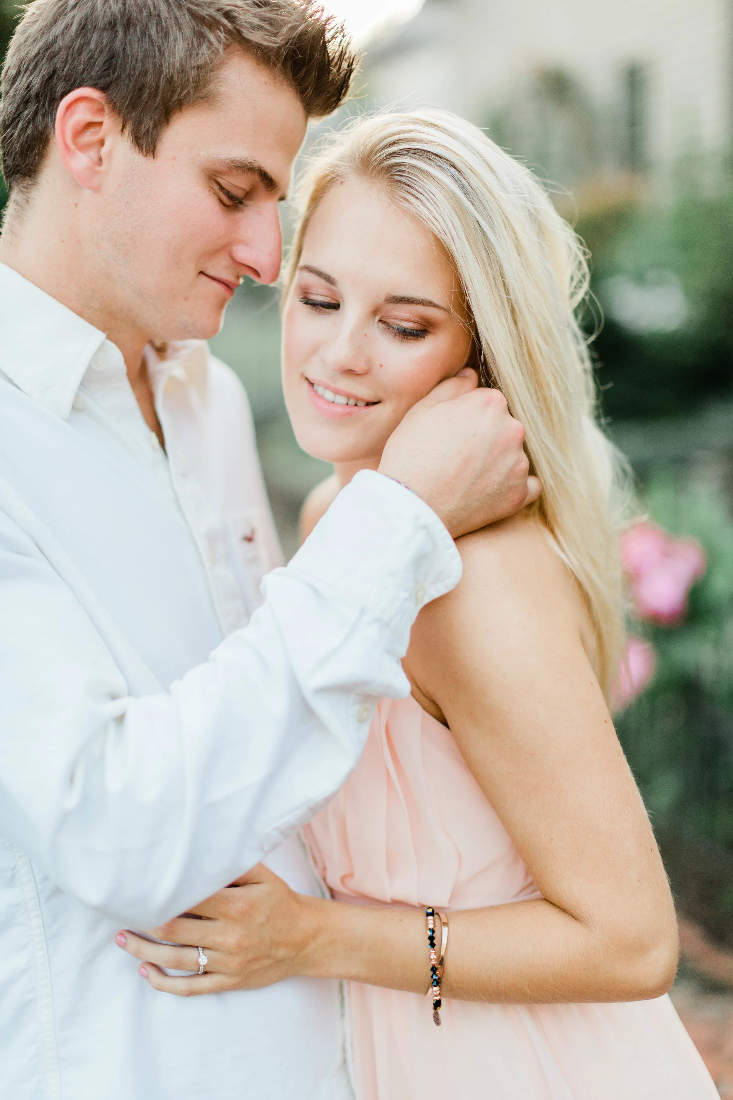 Jordyn &amp; Reid - Summer Engagement Session in Schiller Park - Columbus, Ohio Wedding Photographer