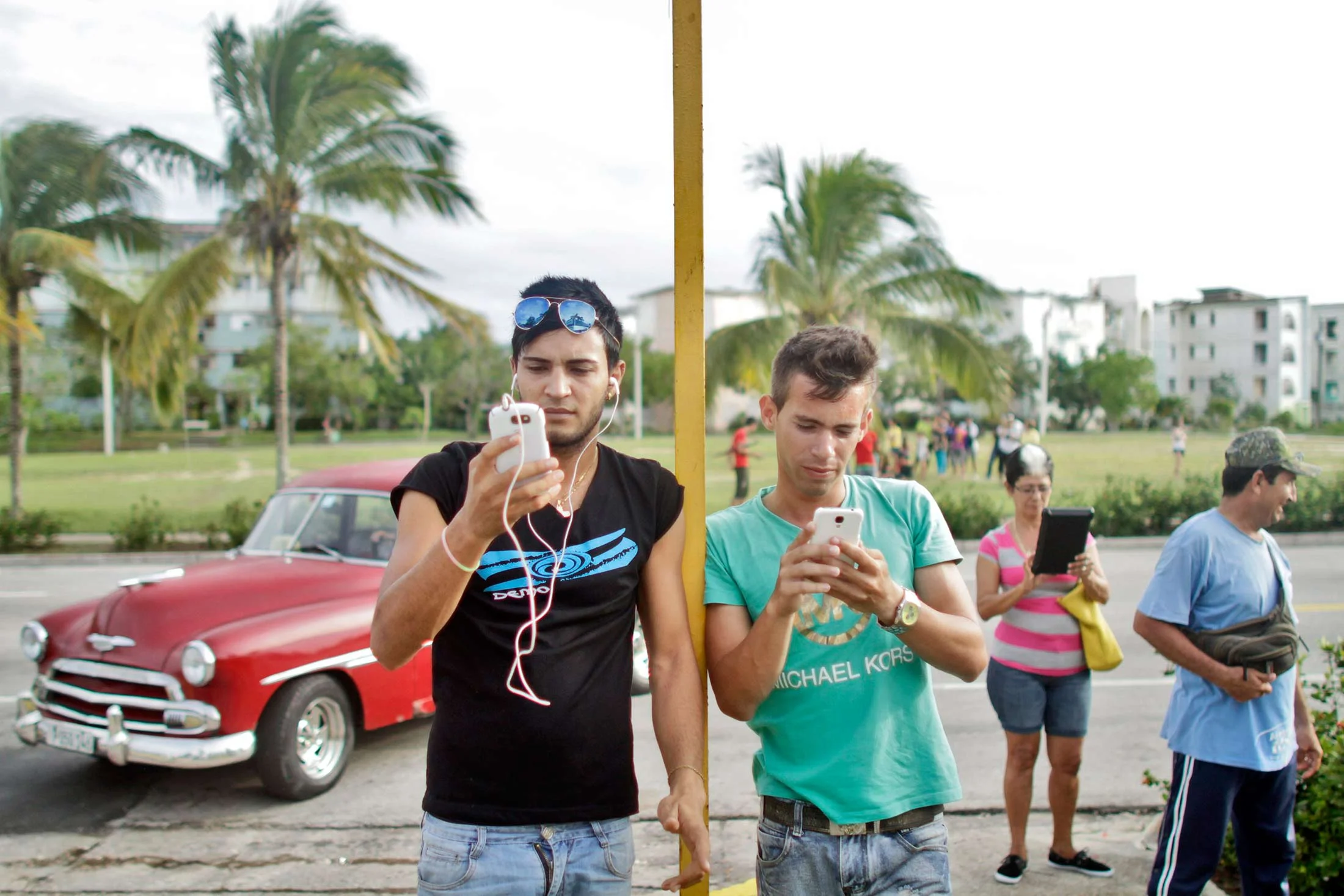 Bloomberg News: How to Get Online In Cuba