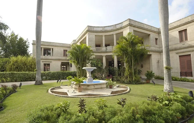 dam-images-resources-2011-12-havana-cuba-book-hermes-mallea-great-houses-of-havana-06.webp