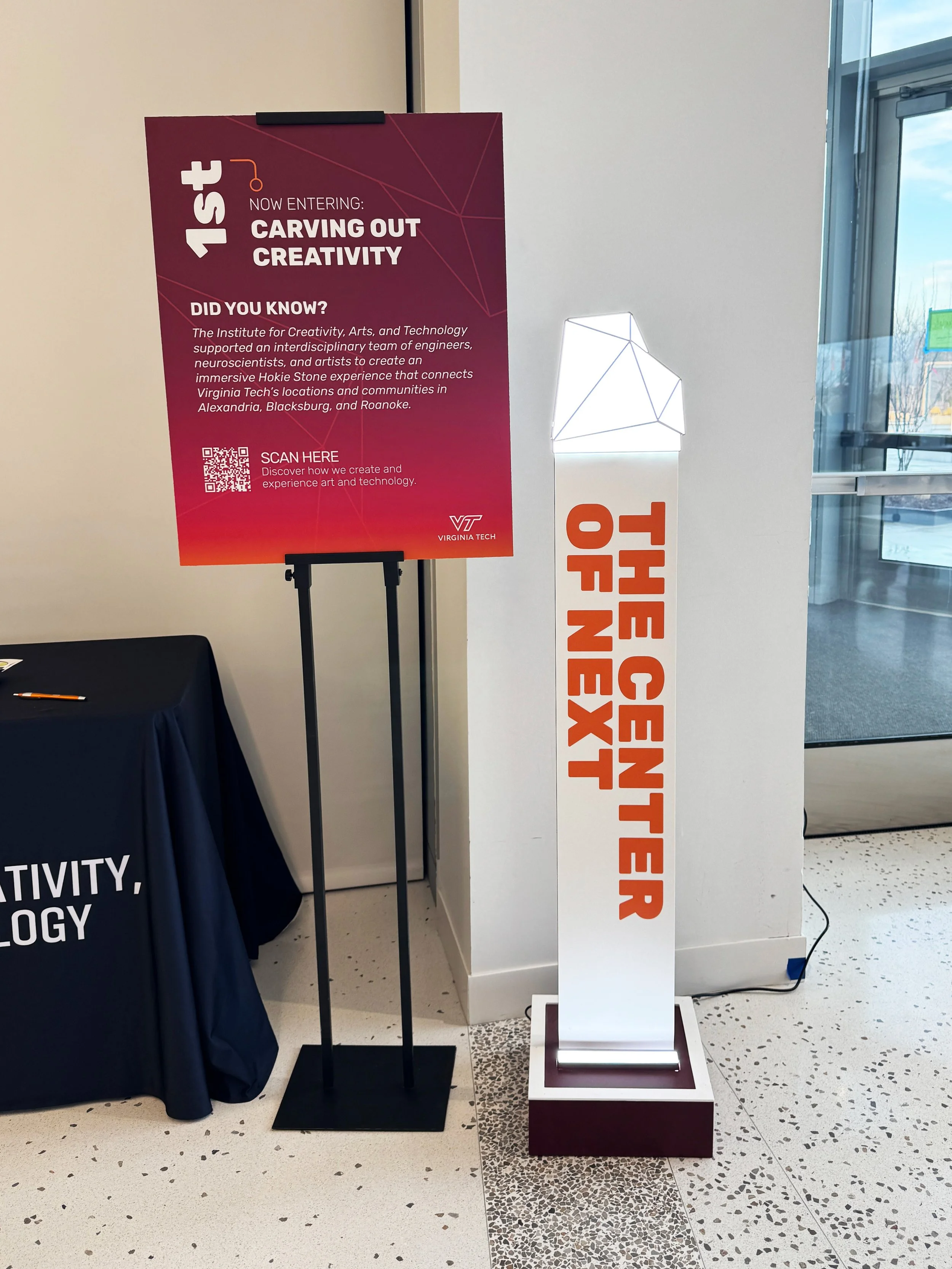 25_Bond_V-Tech Innovations_Way-Finding Towers_5.jpg