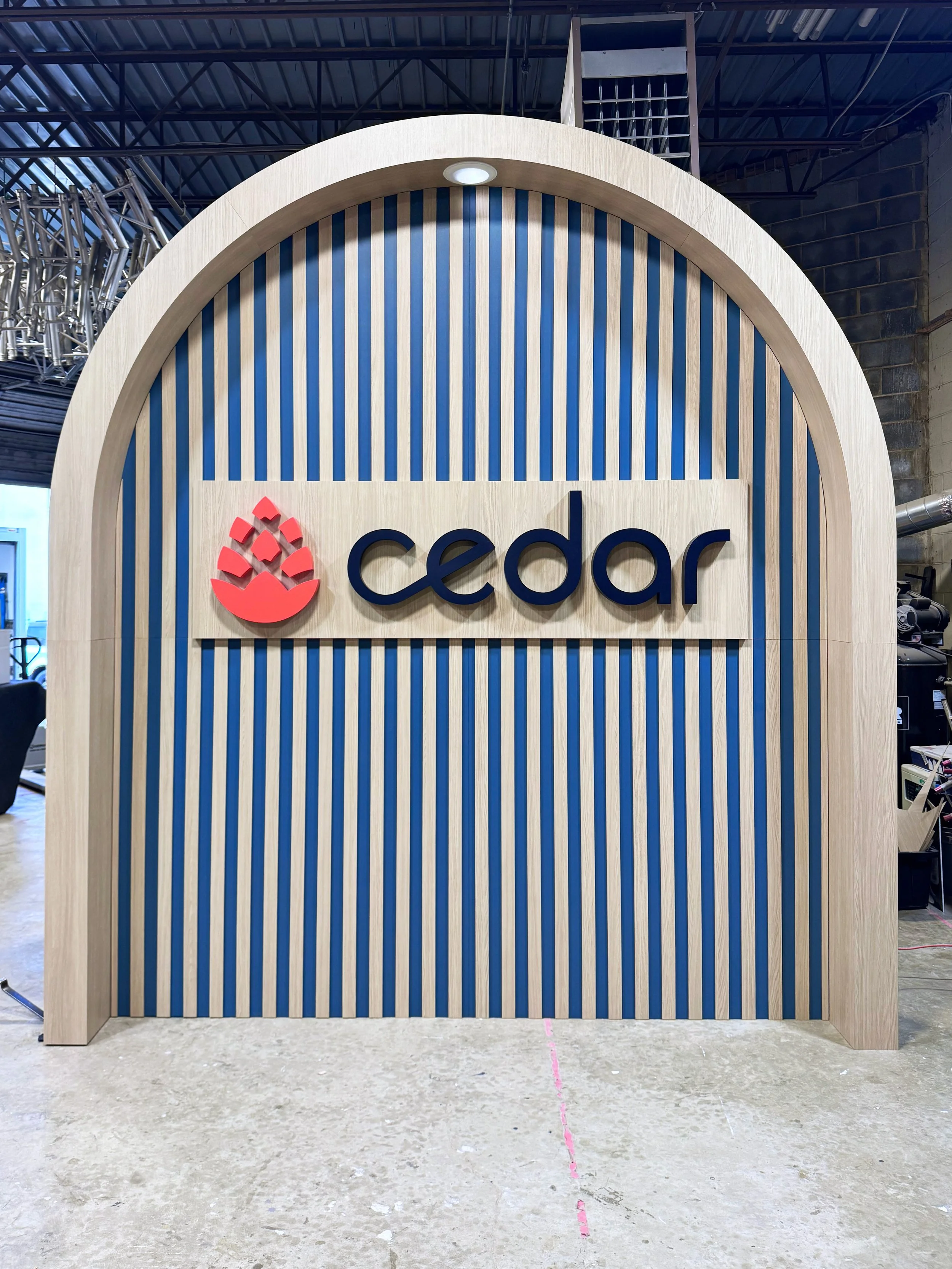 25_Bond_Cedar Summit_Center Arch_1.jpg