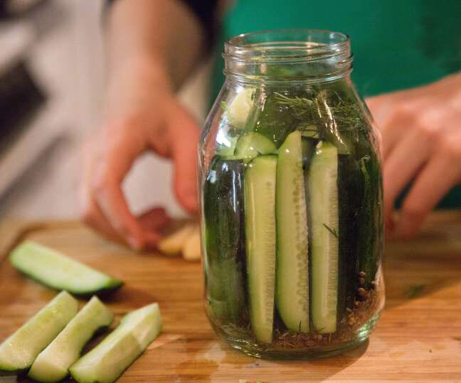 Packing jars_pickling.jpg