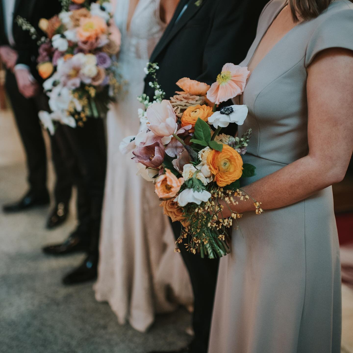 Spring wedding flowers poppies, anemones, ranaculas, tulips paperwhites... DONT FORGET TO SWIPE 👉👉👉 #flowersbyruthhood #irishwedding #irishweddingsuppliers #irishweddingflorist #irishcastle #irishcastlewedding