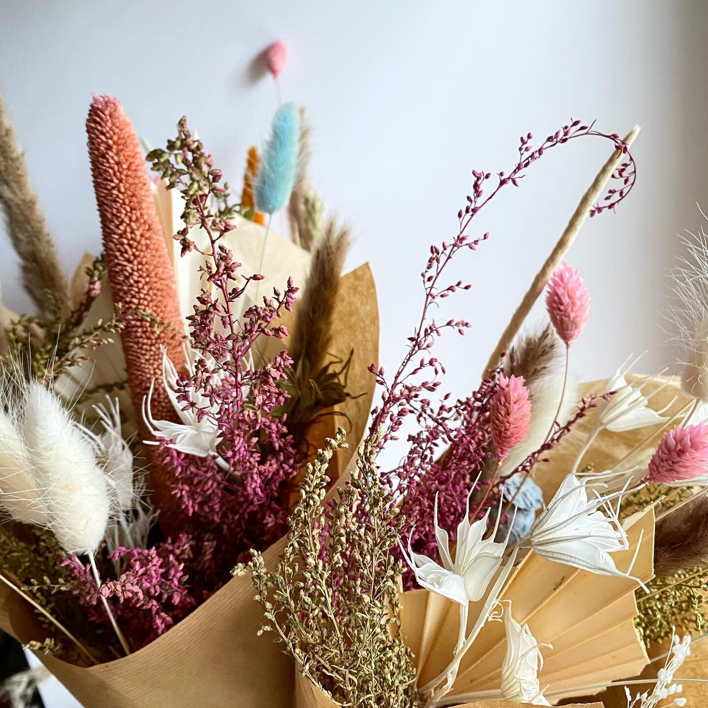 Mini dried posies stocked in @lydiaenniskillen &pound;20 🌸 

Dried flowers last for years, keep out of direct sunlight and no water. ✨

#limitedavailability #shoplocal #giftidas #mothersday #driedflowers #driedposy #lydiaenniskillen #flowersbyruthho