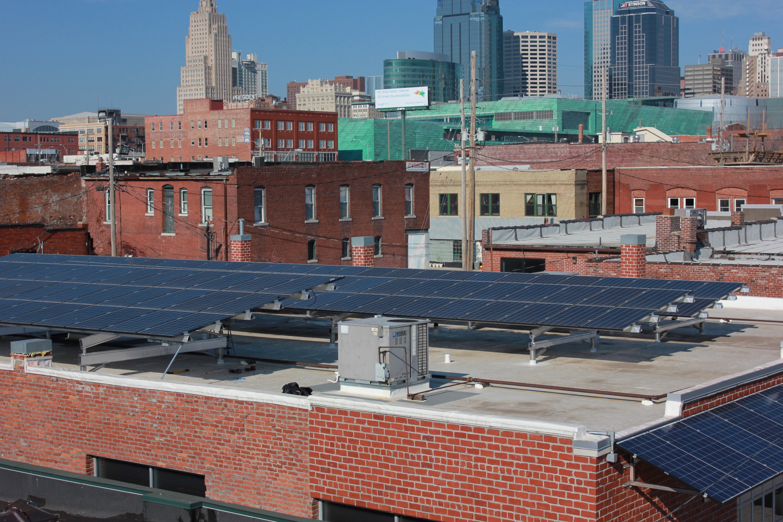 Commercial solar array in downtown Kansas City © 2015 Cromwell Environmental