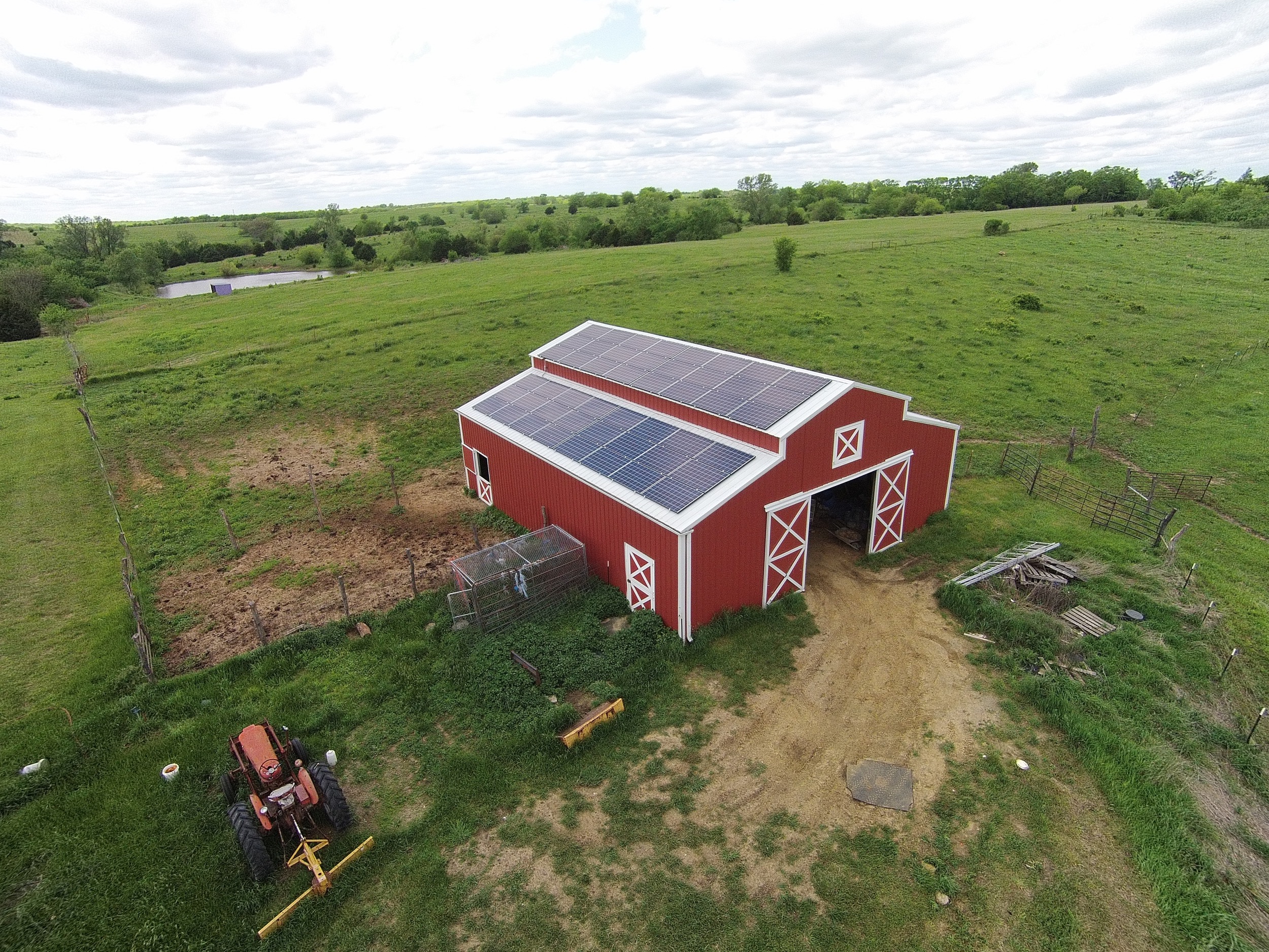Solar array on a barn © 2015 Cromwell Environmental