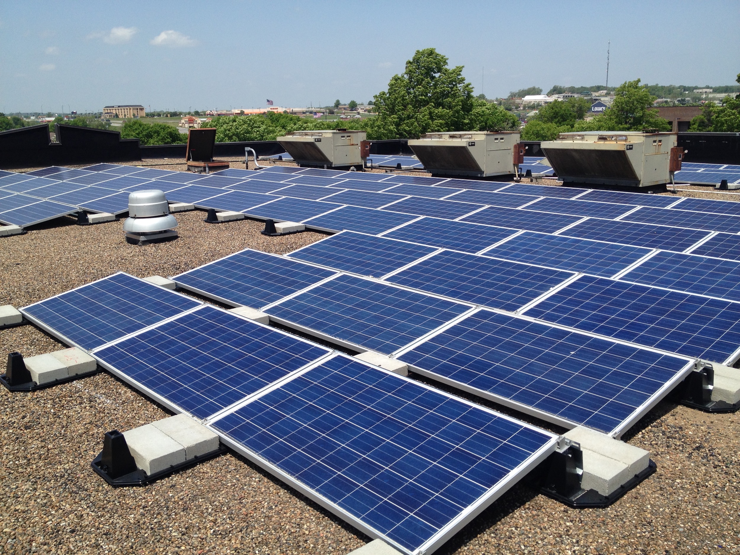 Commercial solar array © 2015 Cromwell Environmental
