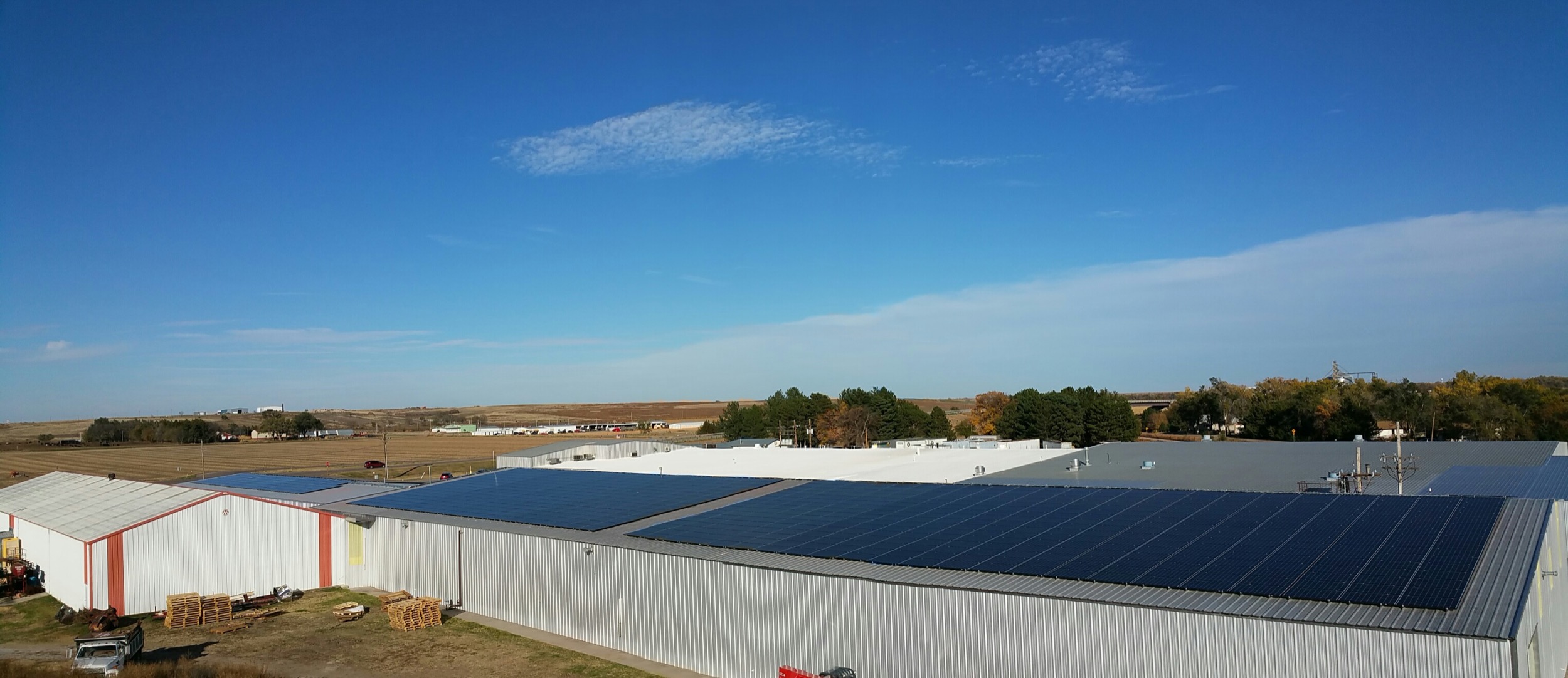 Large commercial solar array © 2015 Cromwell Environmental