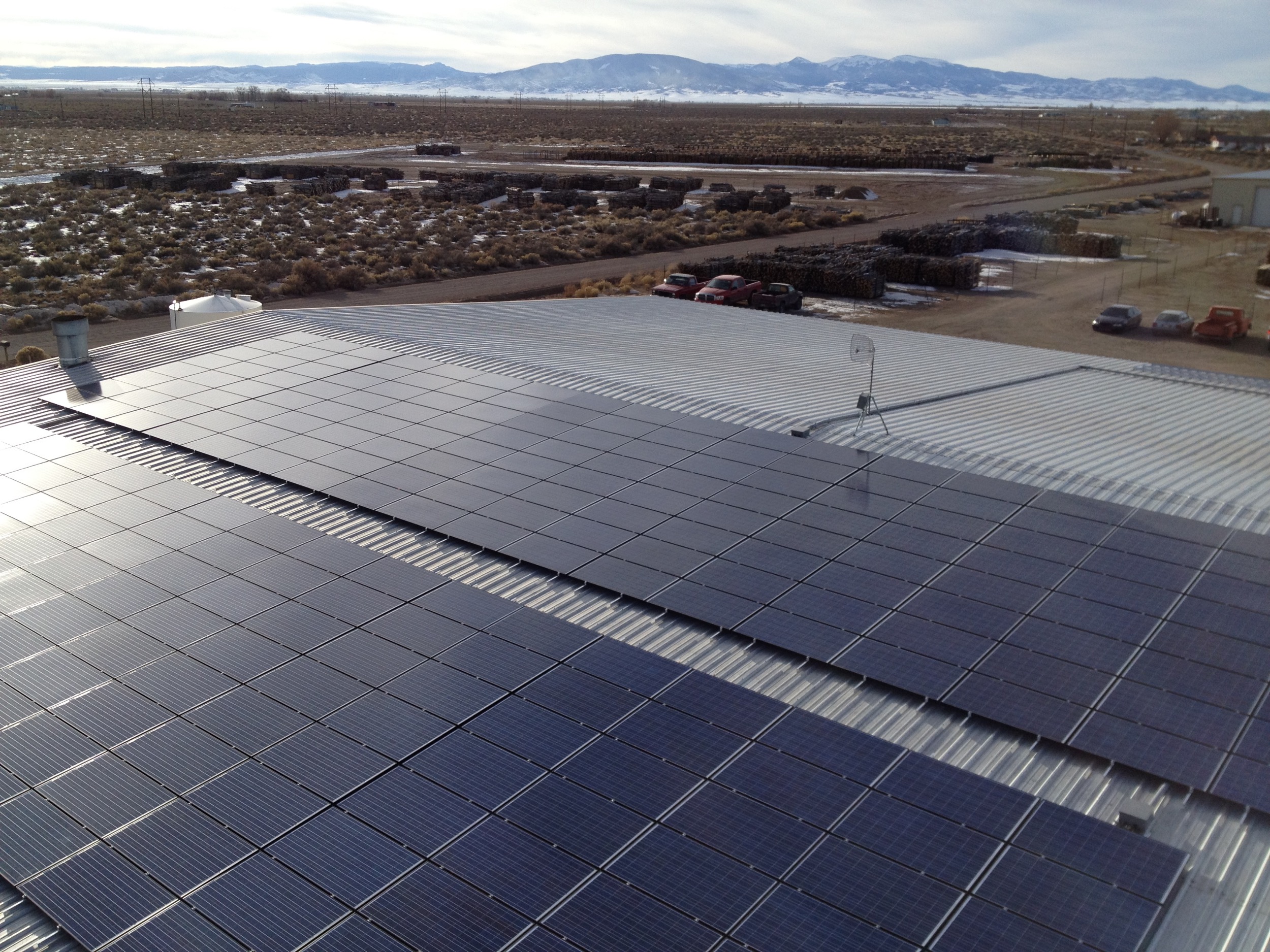 Large commercial solar array © 2015 Cromwell Environmental