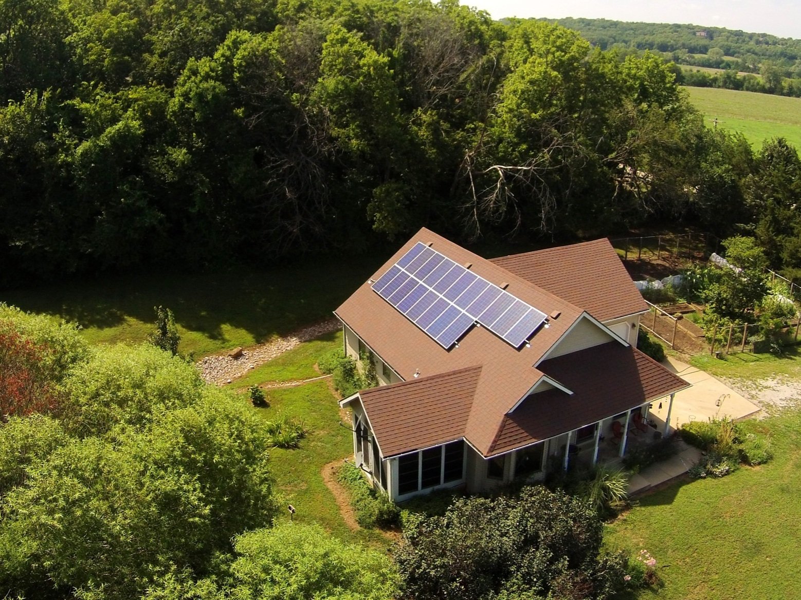 Residential solar array © 2015 Cromwell Environmental