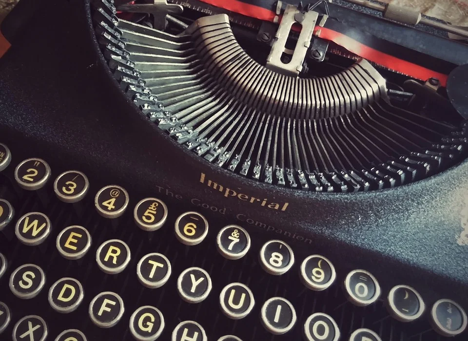 typewriter2.jpg