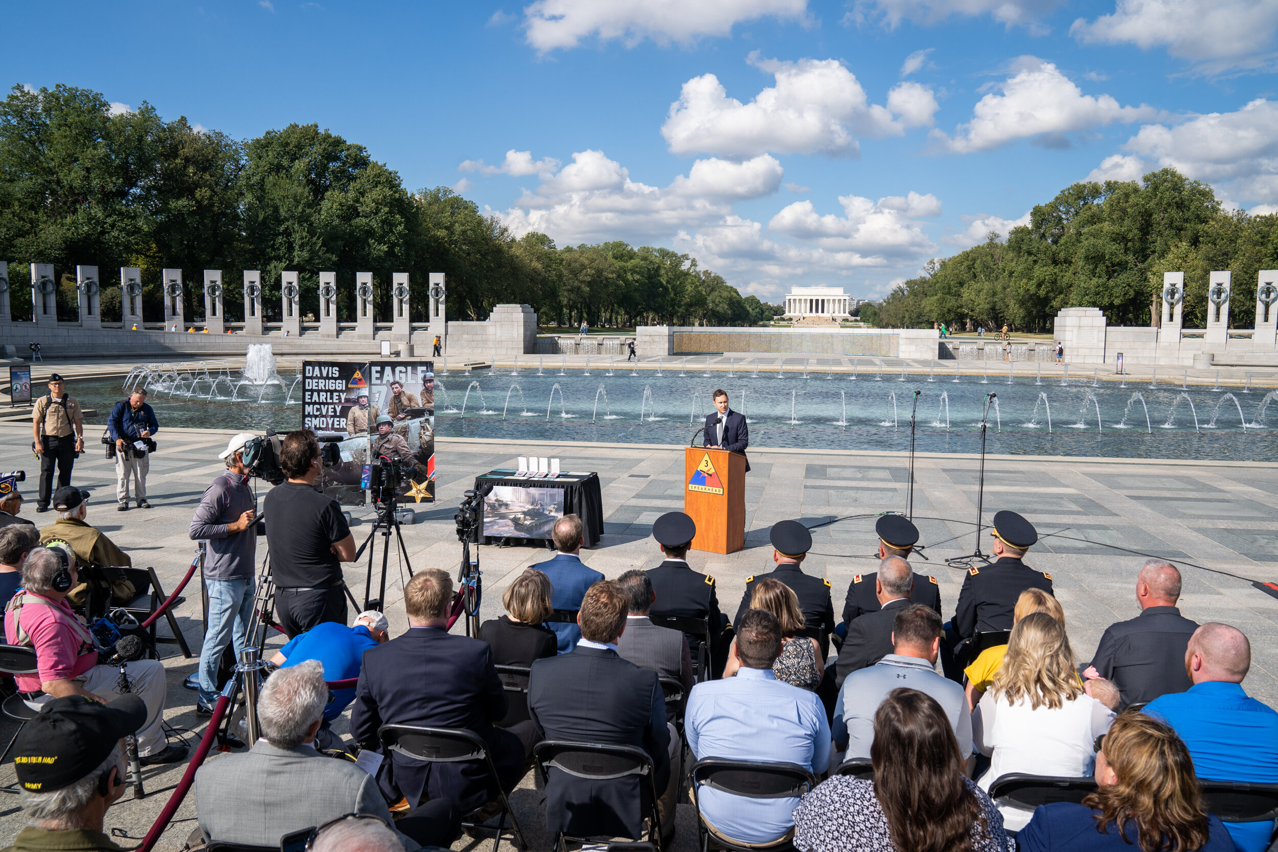 Editorial Eric Kruszewski photographs World War II veterans in Washington, D.C. for The American Legion.