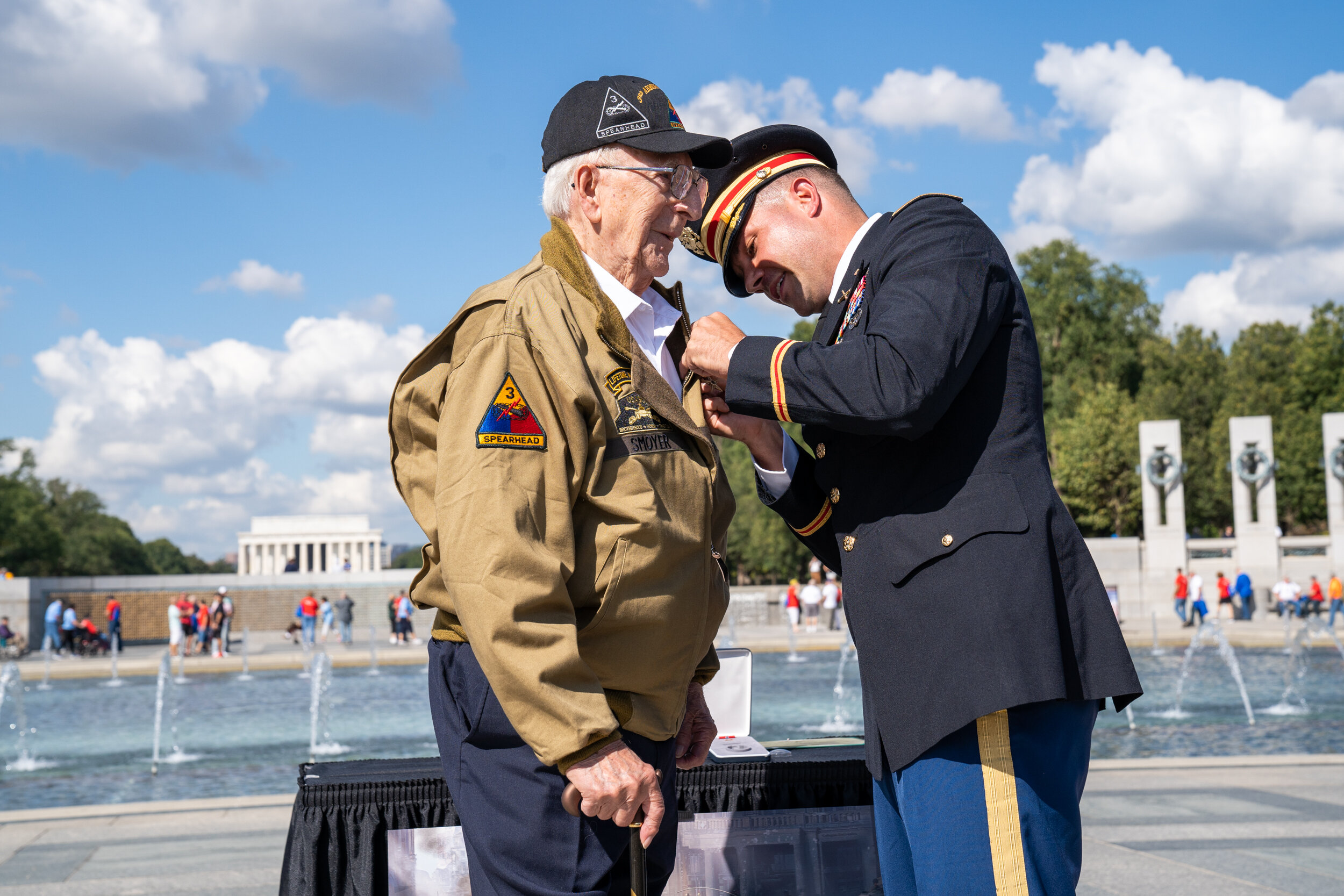 Editorial Eric Kruszewski photographs World War II veterans in Washington, D.C. for The American Legion.